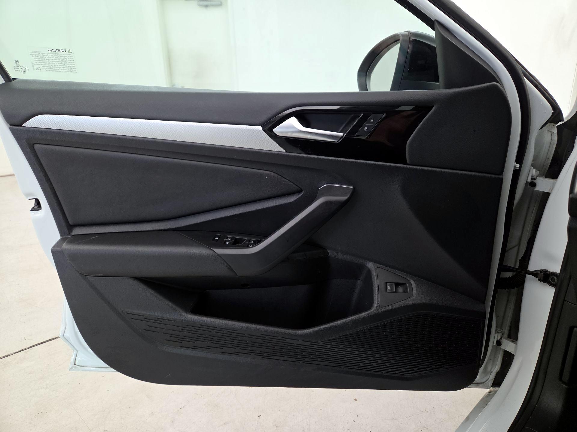 Thumbnail: 2019 Volkswagen Jetta - 12