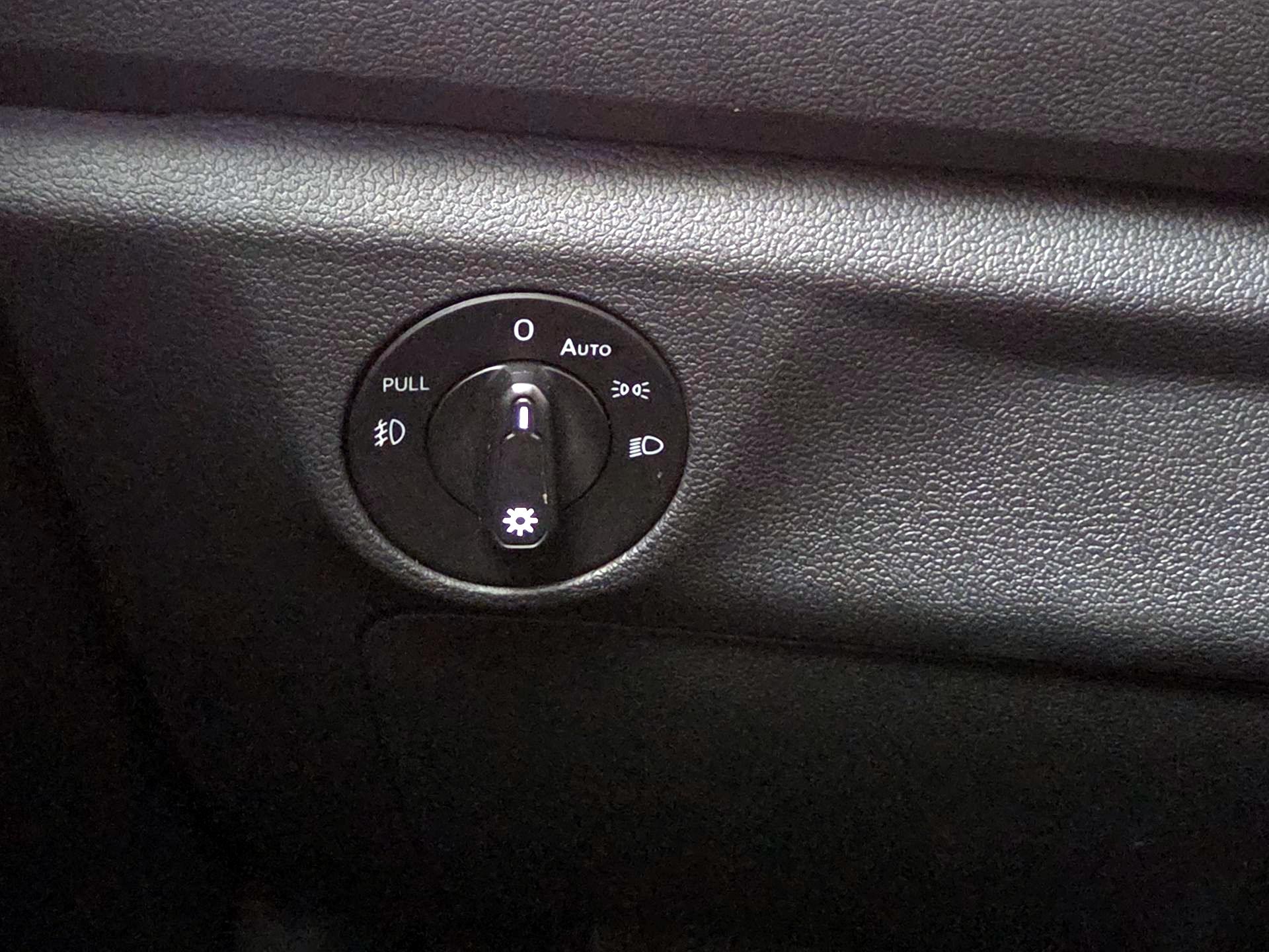 Thumbnail: 2019 Volkswagen Jetta - 13