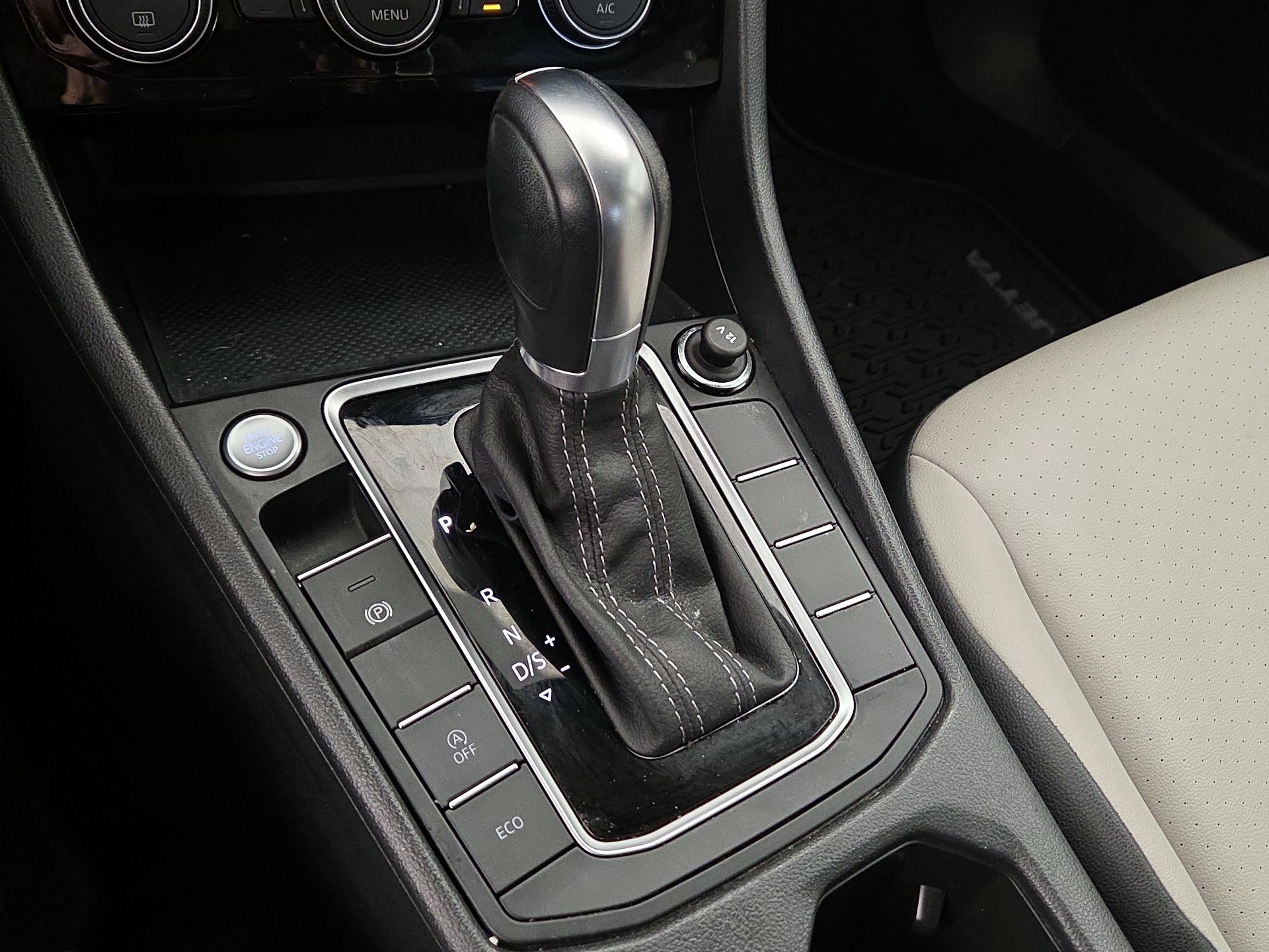 Thumbnail: 2019 Volkswagen Jetta - 17