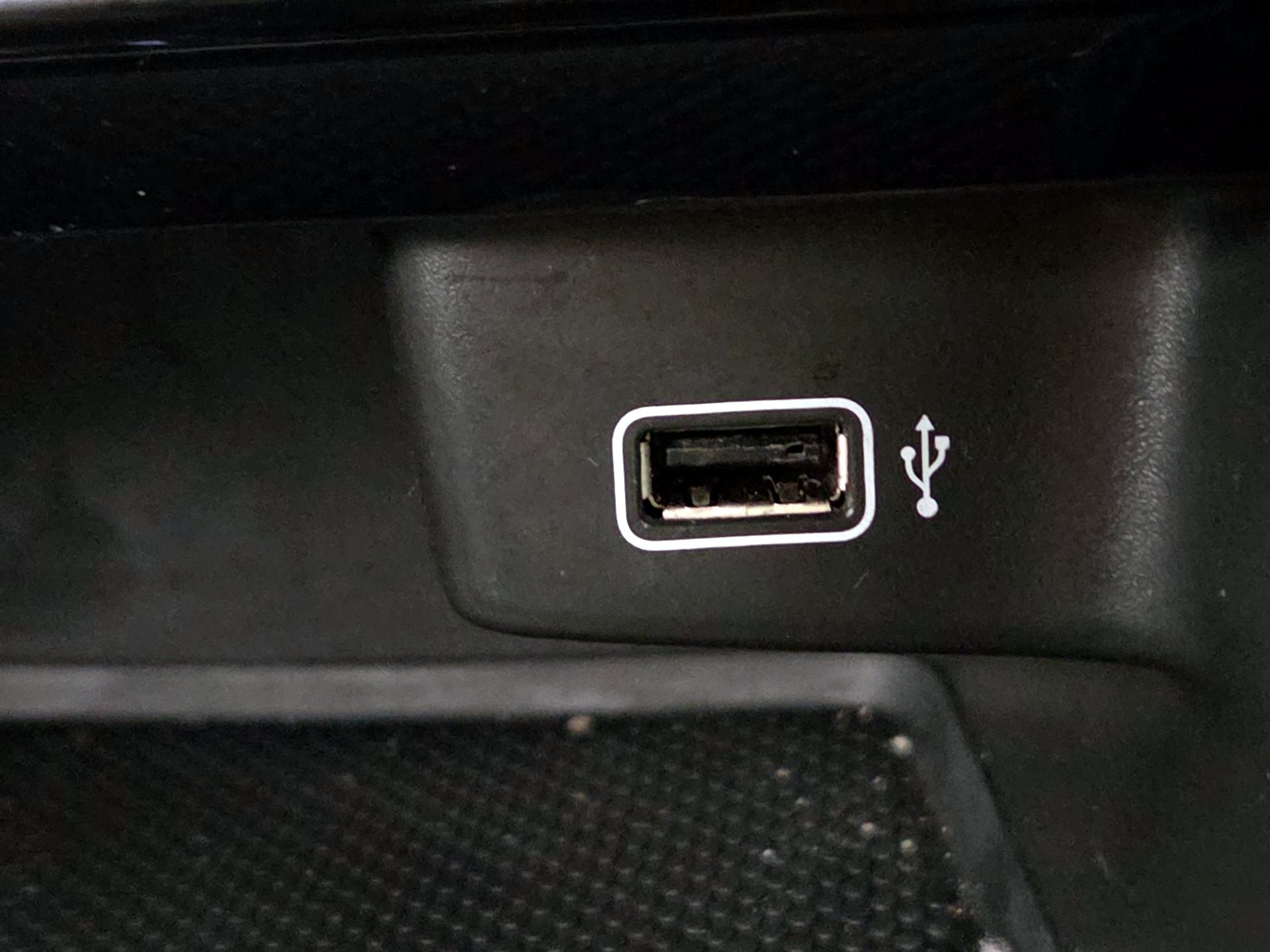 Thumbnail: 2019 Volkswagen Jetta - 18