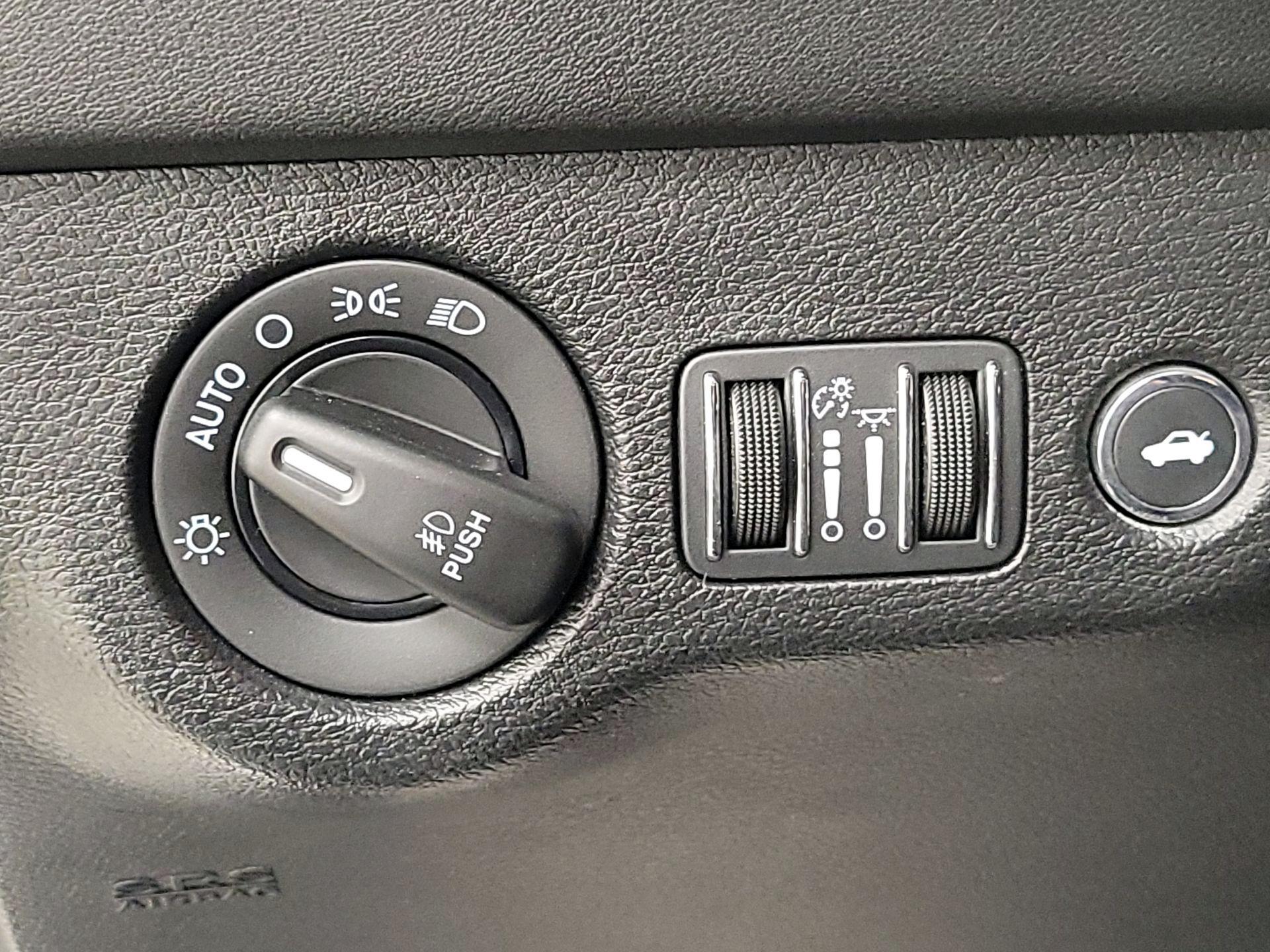 Thumbnail: 2020 Dodge Charger - 13