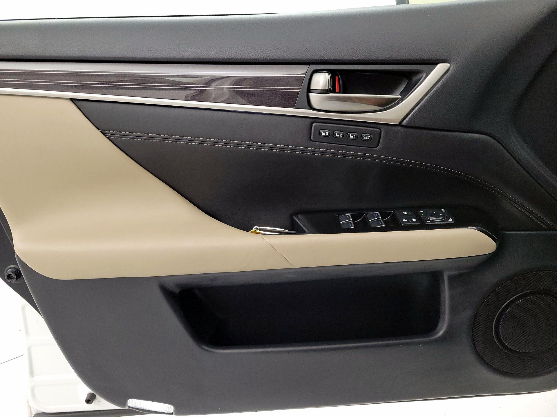 Thumbnail: 2016 Lexus GS - 12