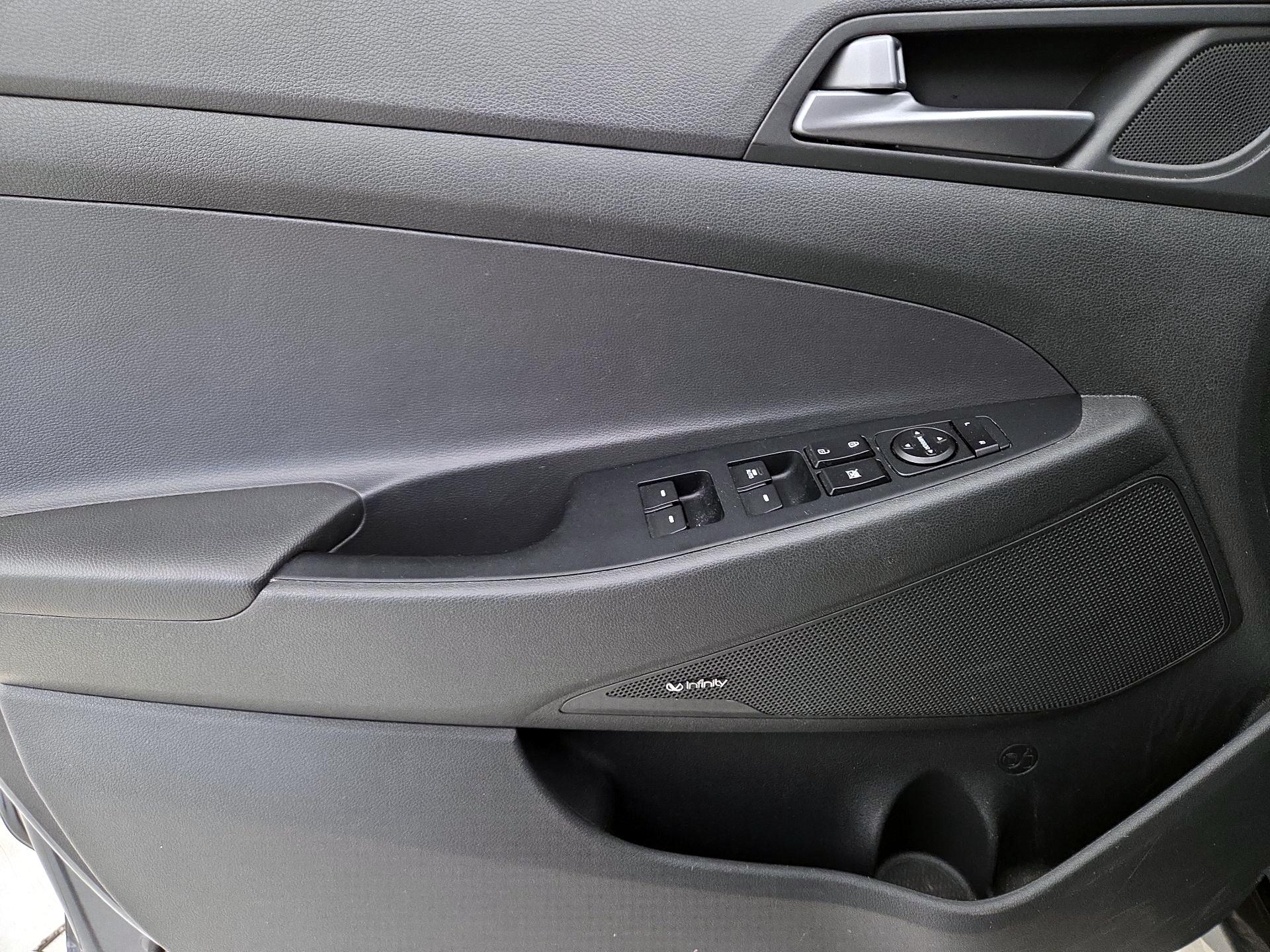 Thumbnail: 2017 Hyundai Tucson - 12