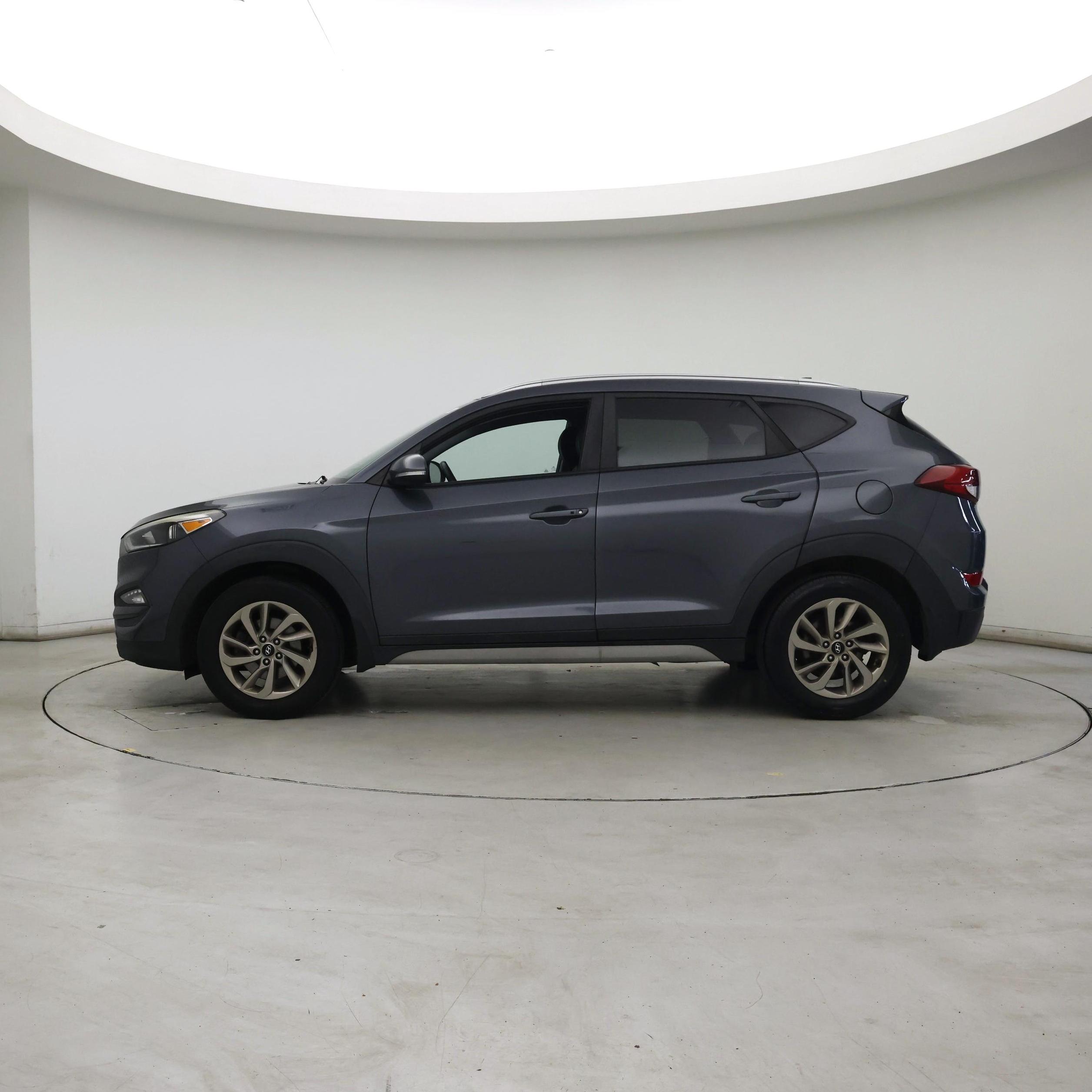 Thumbnail: 2017 Hyundai Tucson - 3