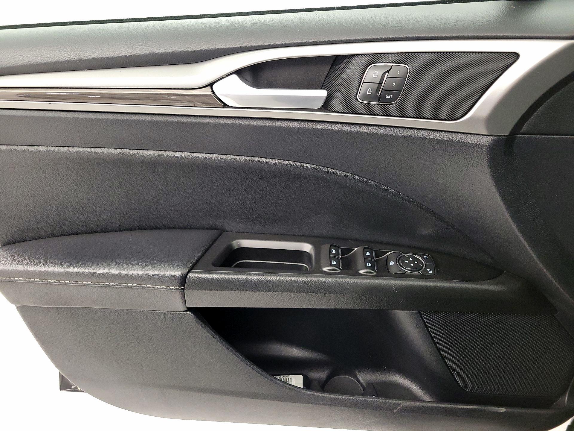 Thumbnail: 2020 Ford Fusion - 12