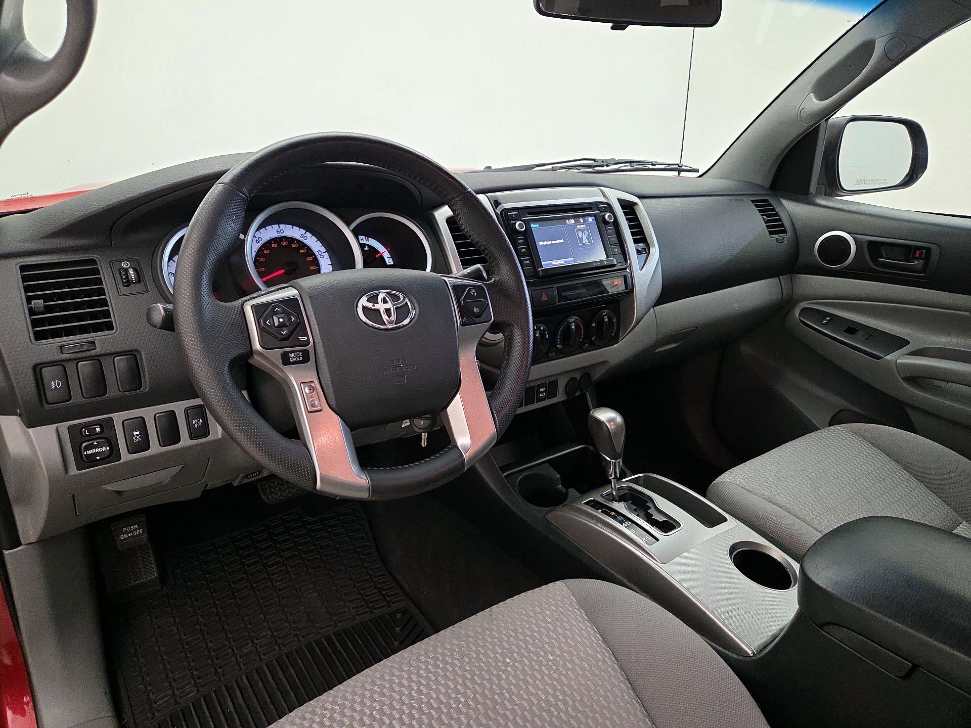 Thumbnail: 2015 Toyota Tacoma - 9