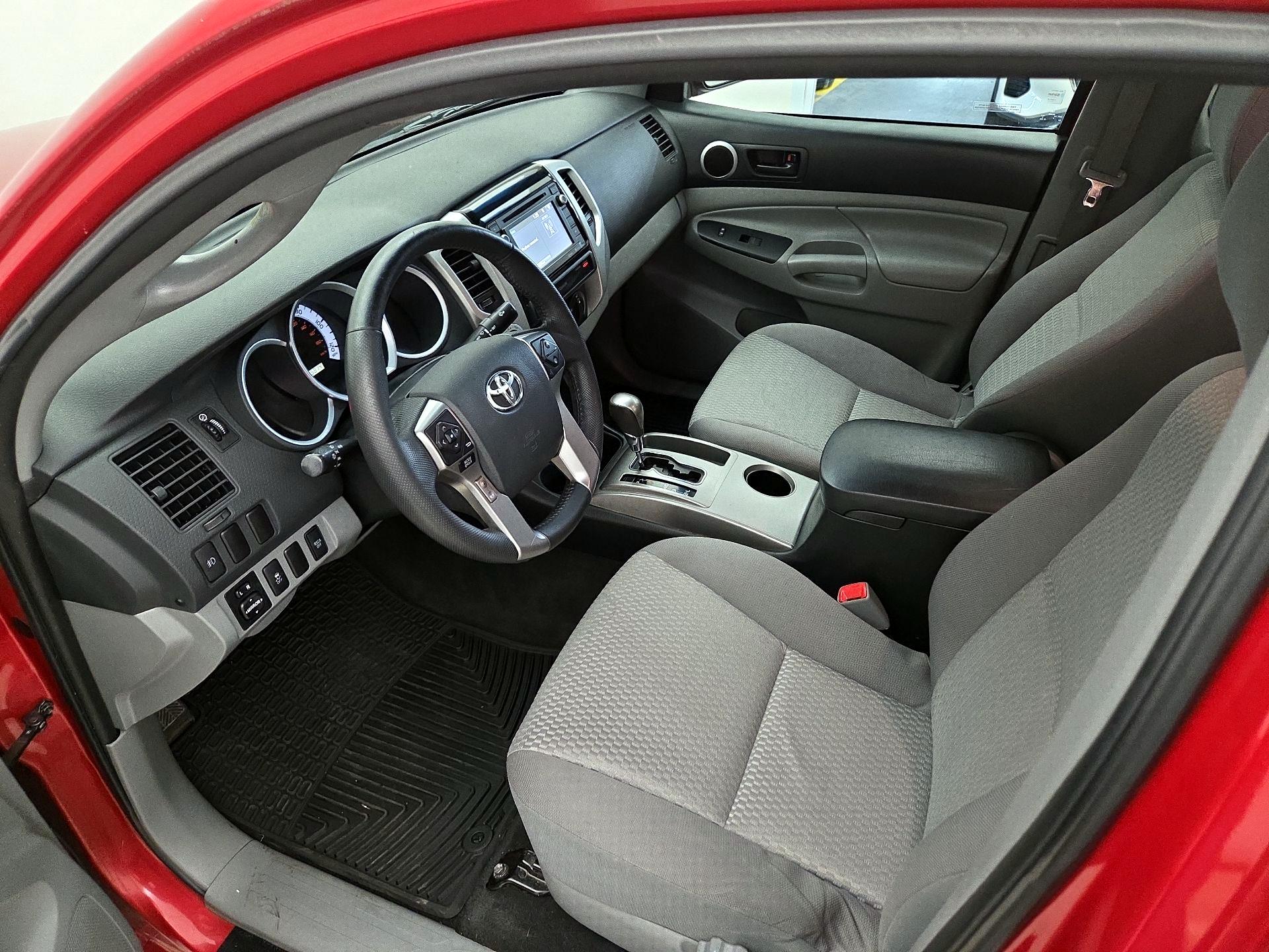 Thumbnail: 2015 Toyota Tacoma - 11