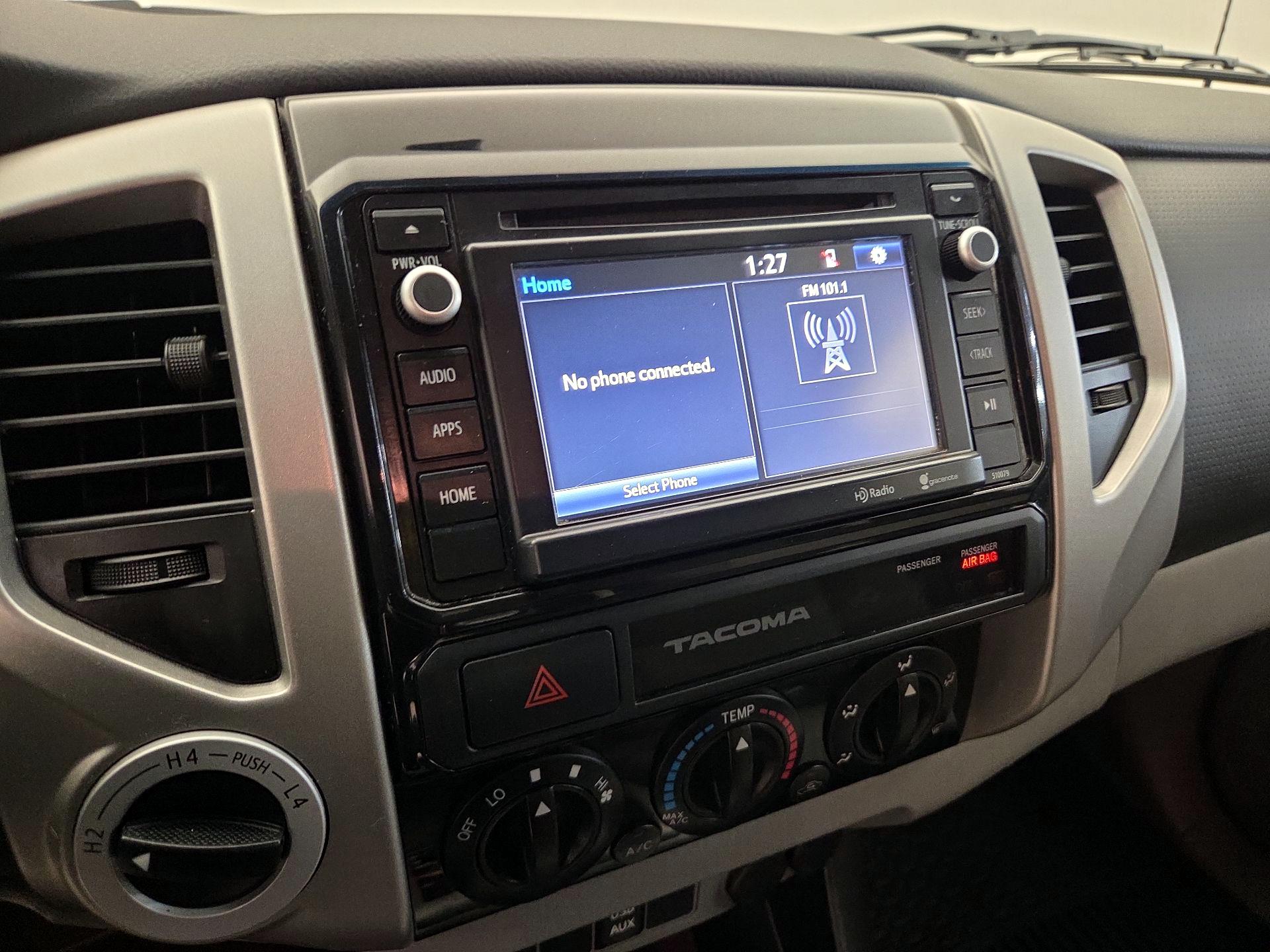 Thumbnail: 2015 Toyota Tacoma - 15