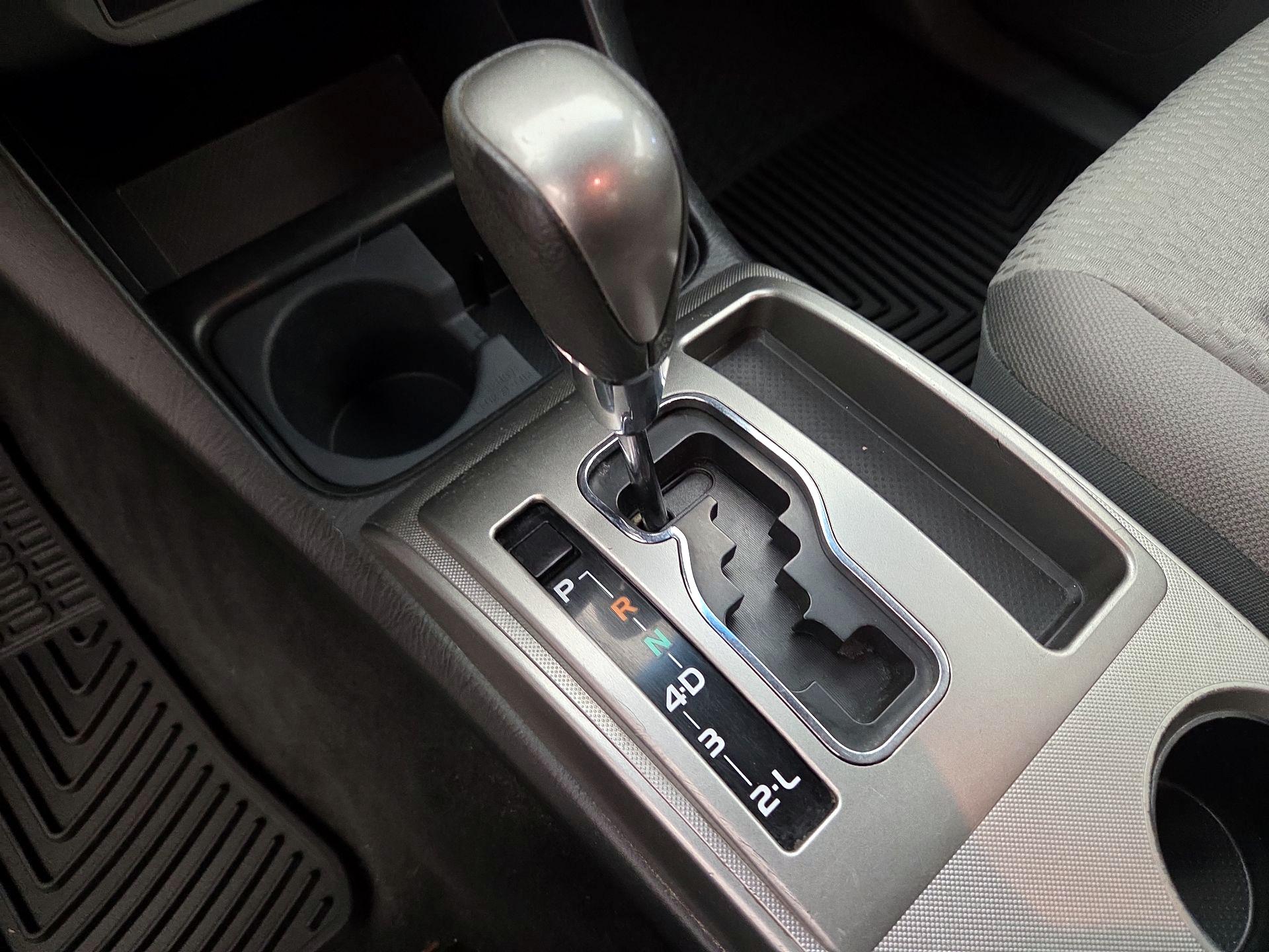 Thumbnail: 2015 Toyota Tacoma - 17