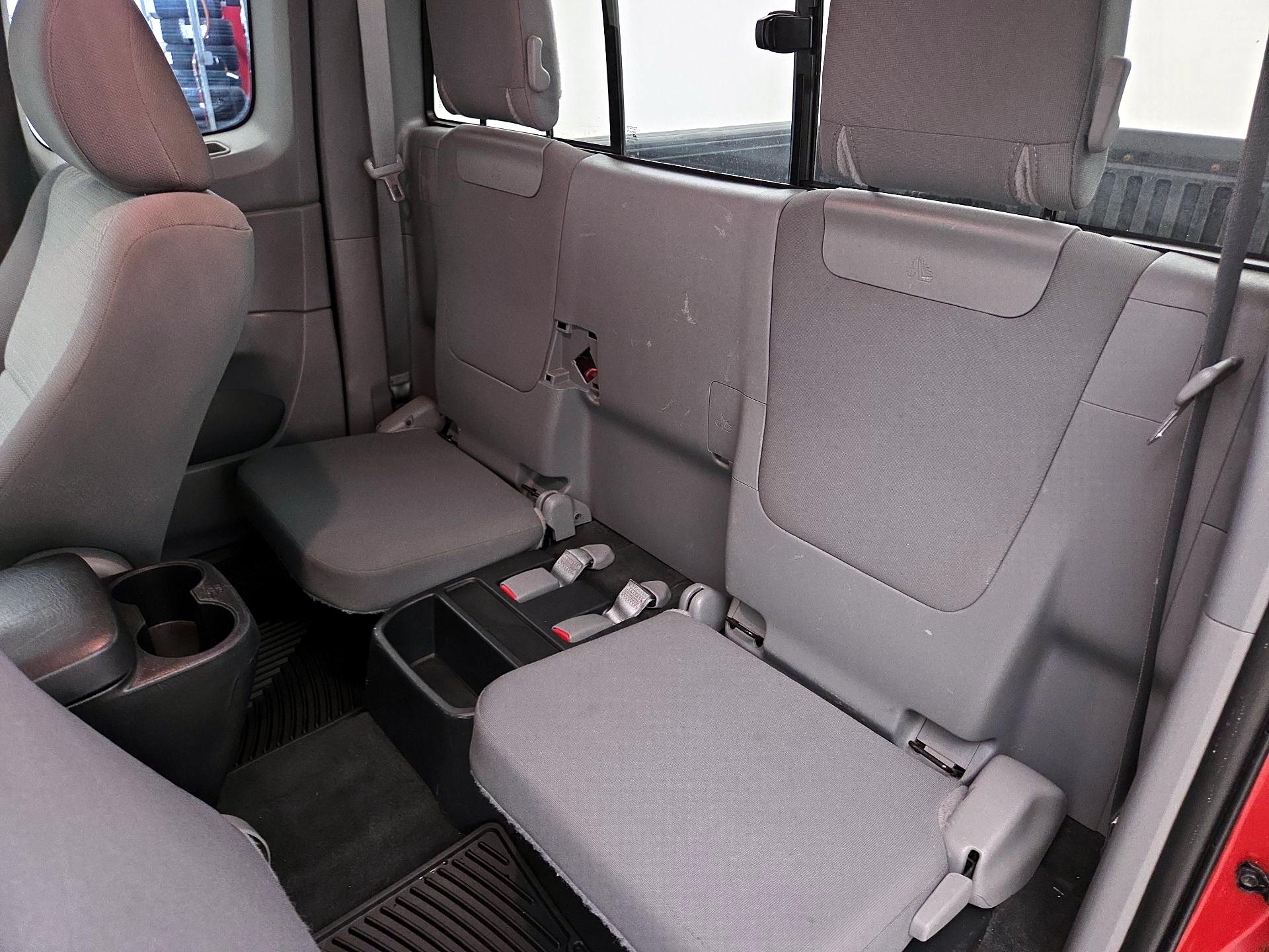 Thumbnail: 2015 Toyota Tacoma - 19