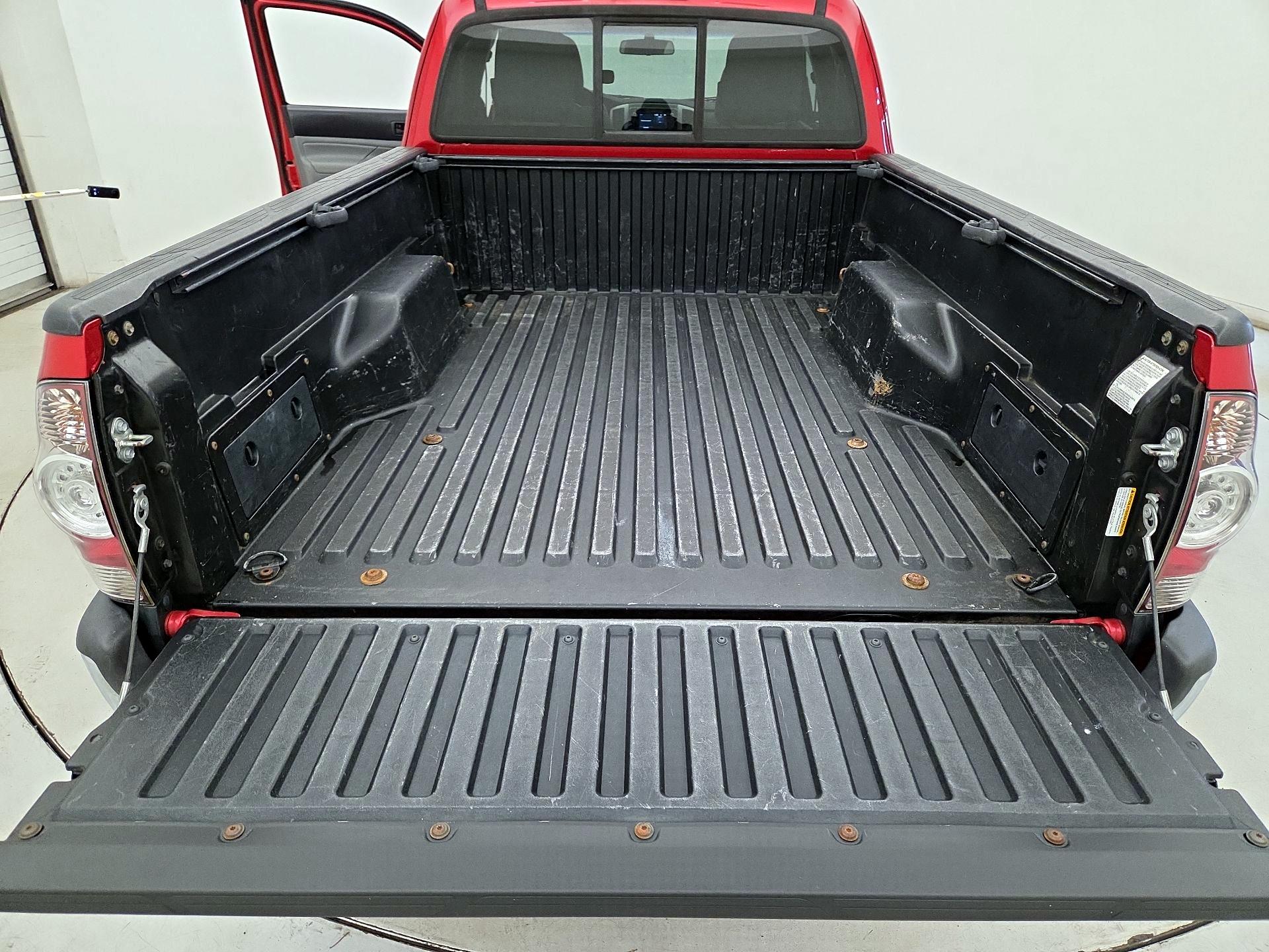 Thumbnail: 2015 Toyota Tacoma - 20