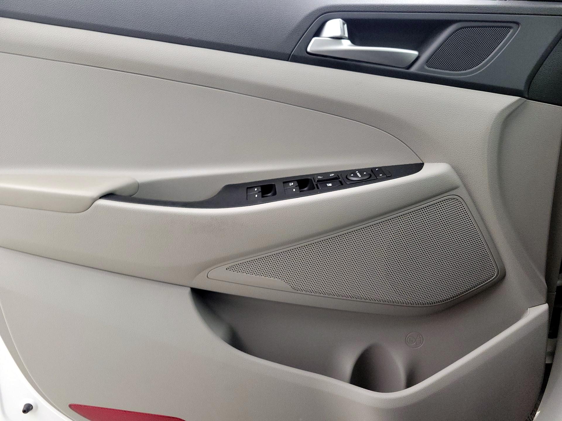 Thumbnail: 2020 Hyundai Tucson - 12