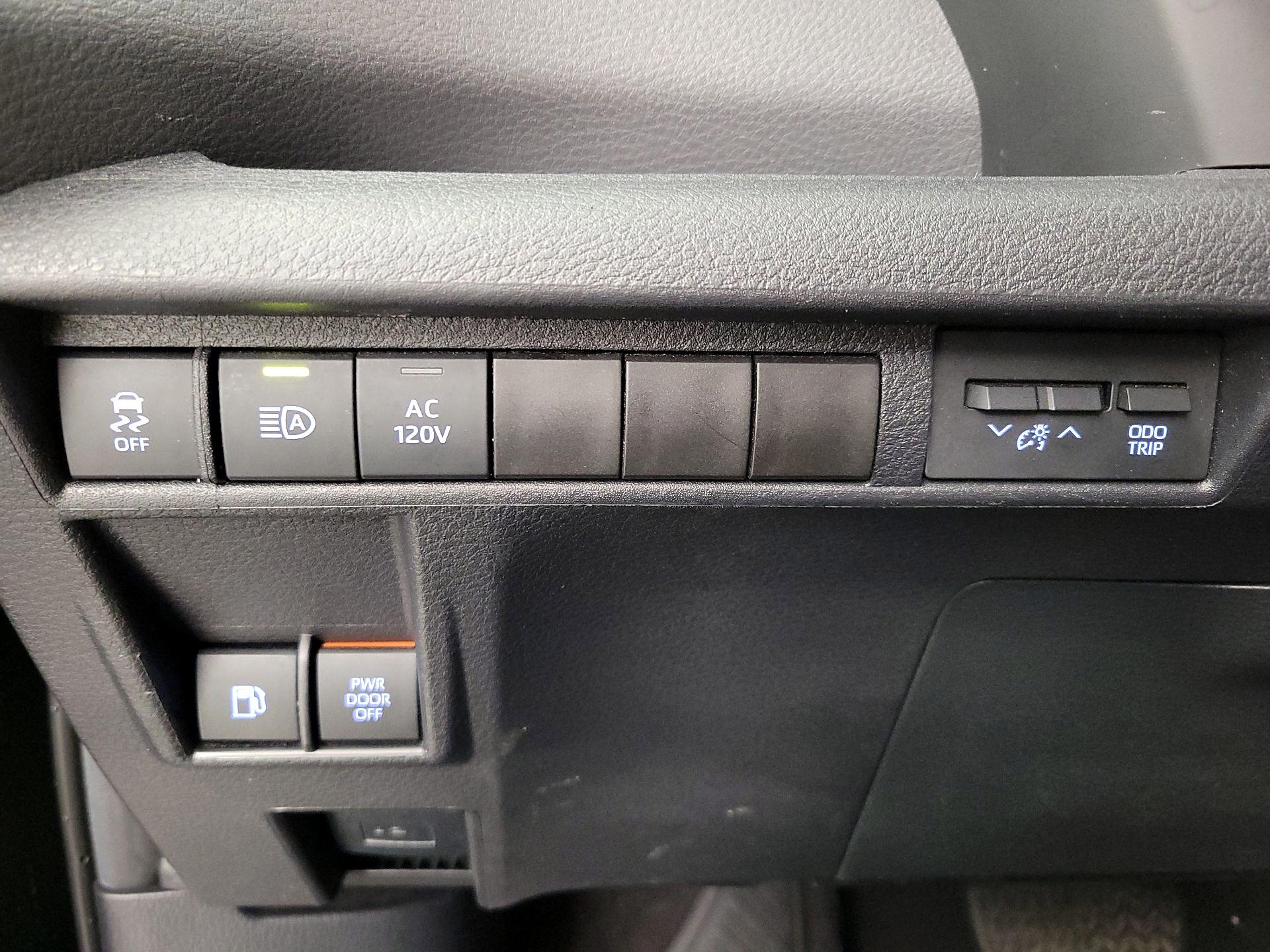 Thumbnail: 2024 Toyota Sienna - 13