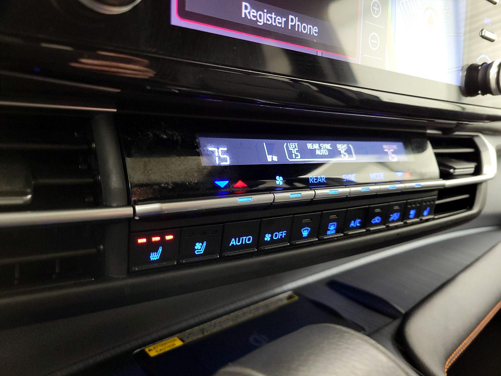 Thumbnail: 2024 Toyota Sienna - 17