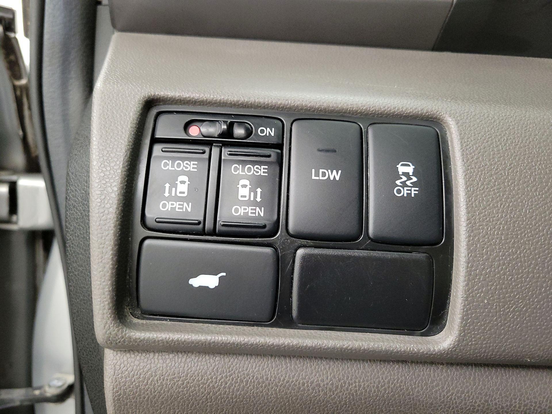 Thumbnail: 2014 Honda Odyssey - 13