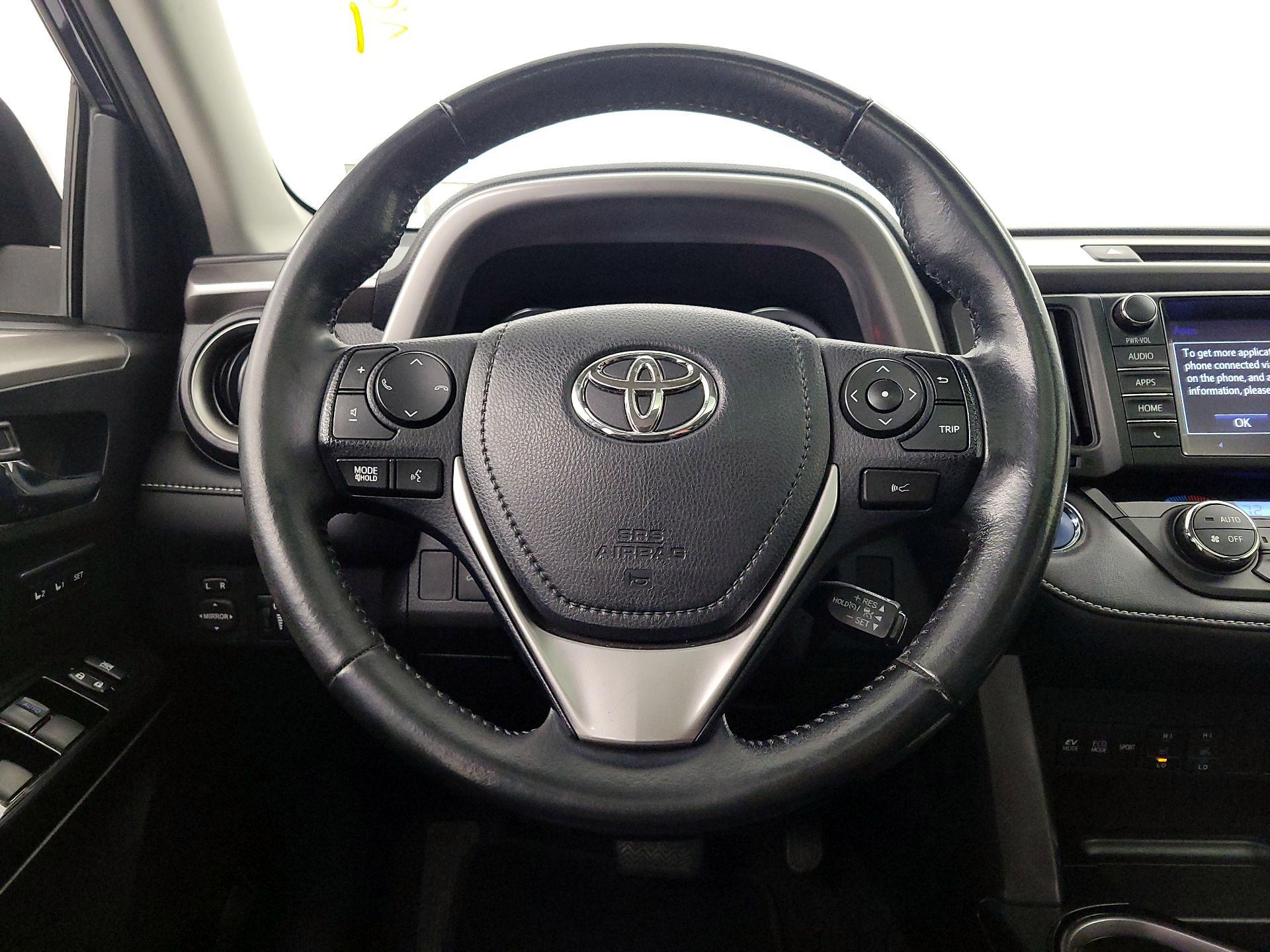 Thumbnail: 2018 Toyota RAV4 - 10