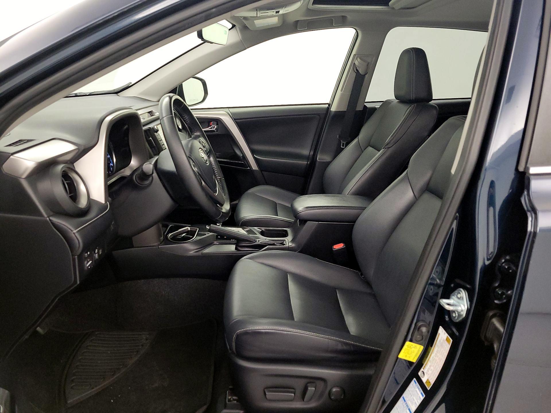 Thumbnail: 2018 Toyota RAV4 - 11