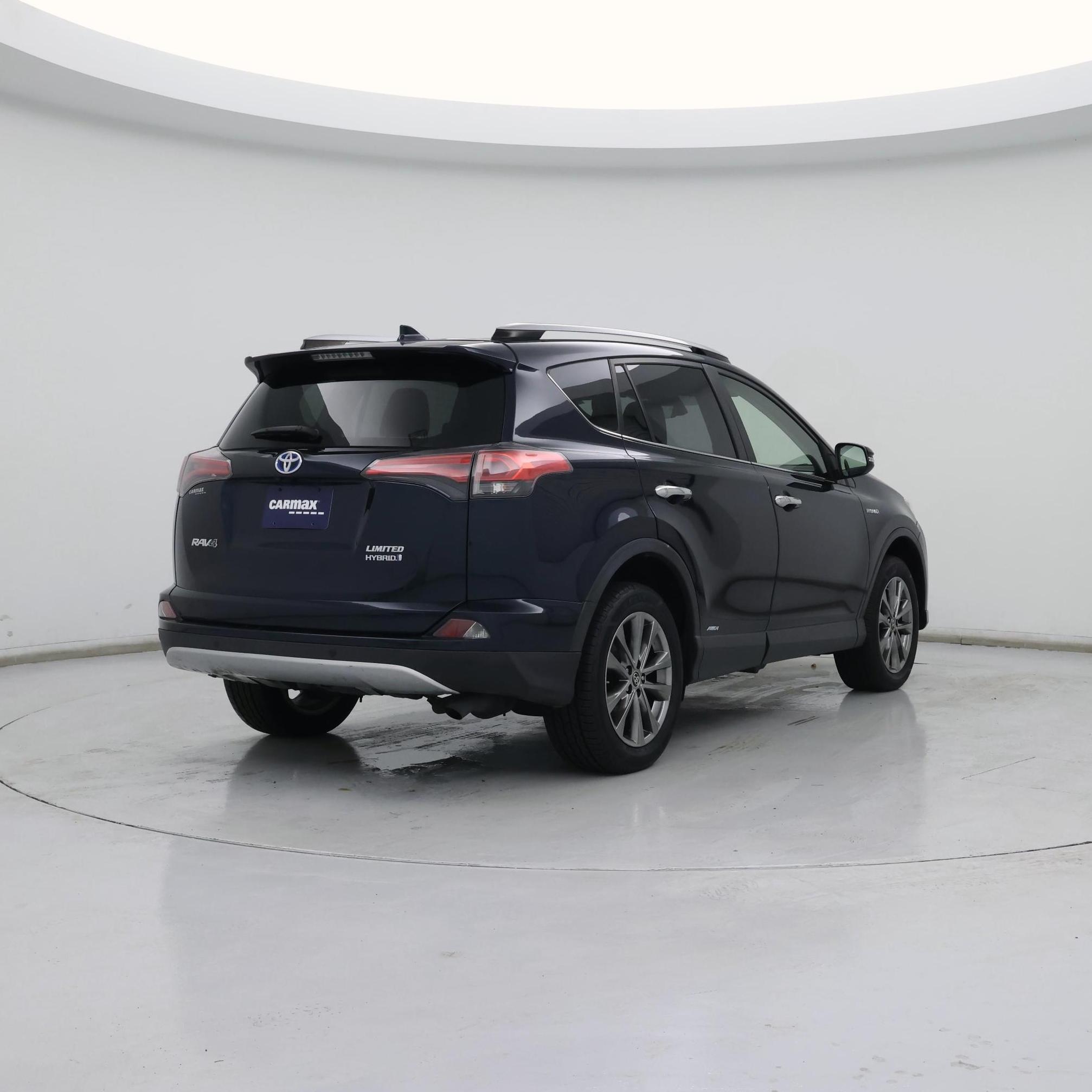 Thumbnail: 2018 Toyota RAV4 - 8