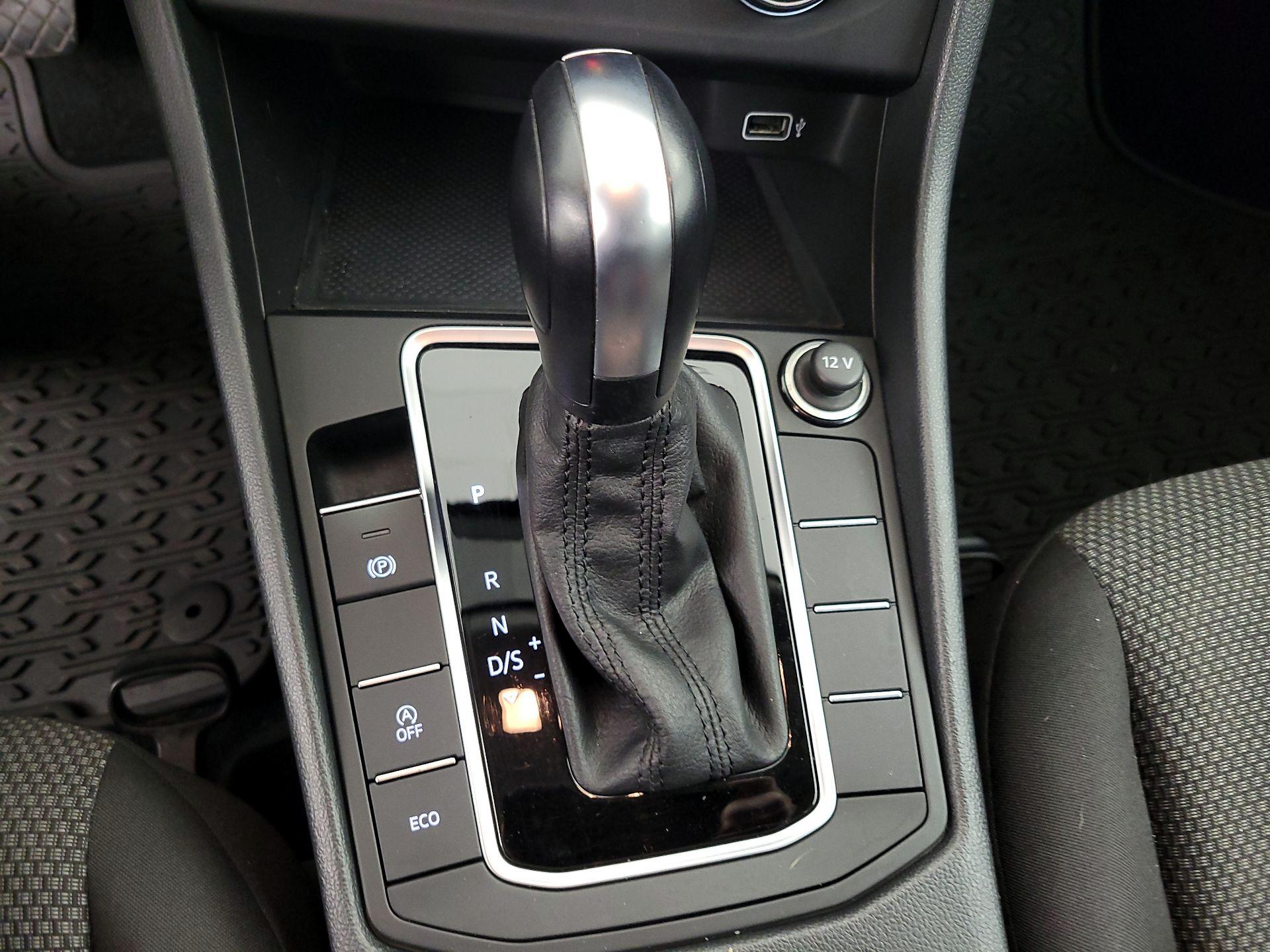 Thumbnail: 2019 Volkswagen Jetta - 18