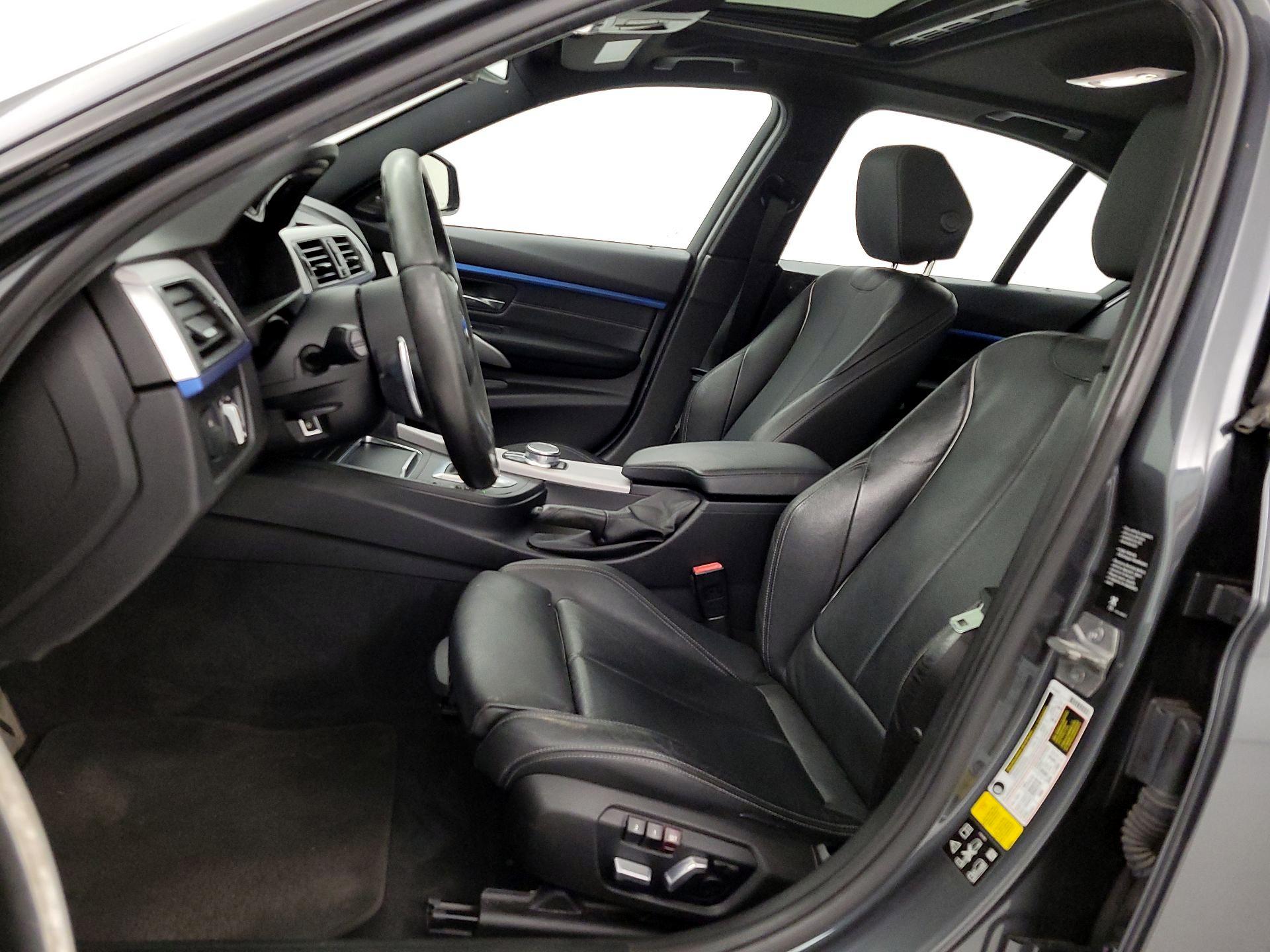 Thumbnail: 2018 BMW 3 Series - 11