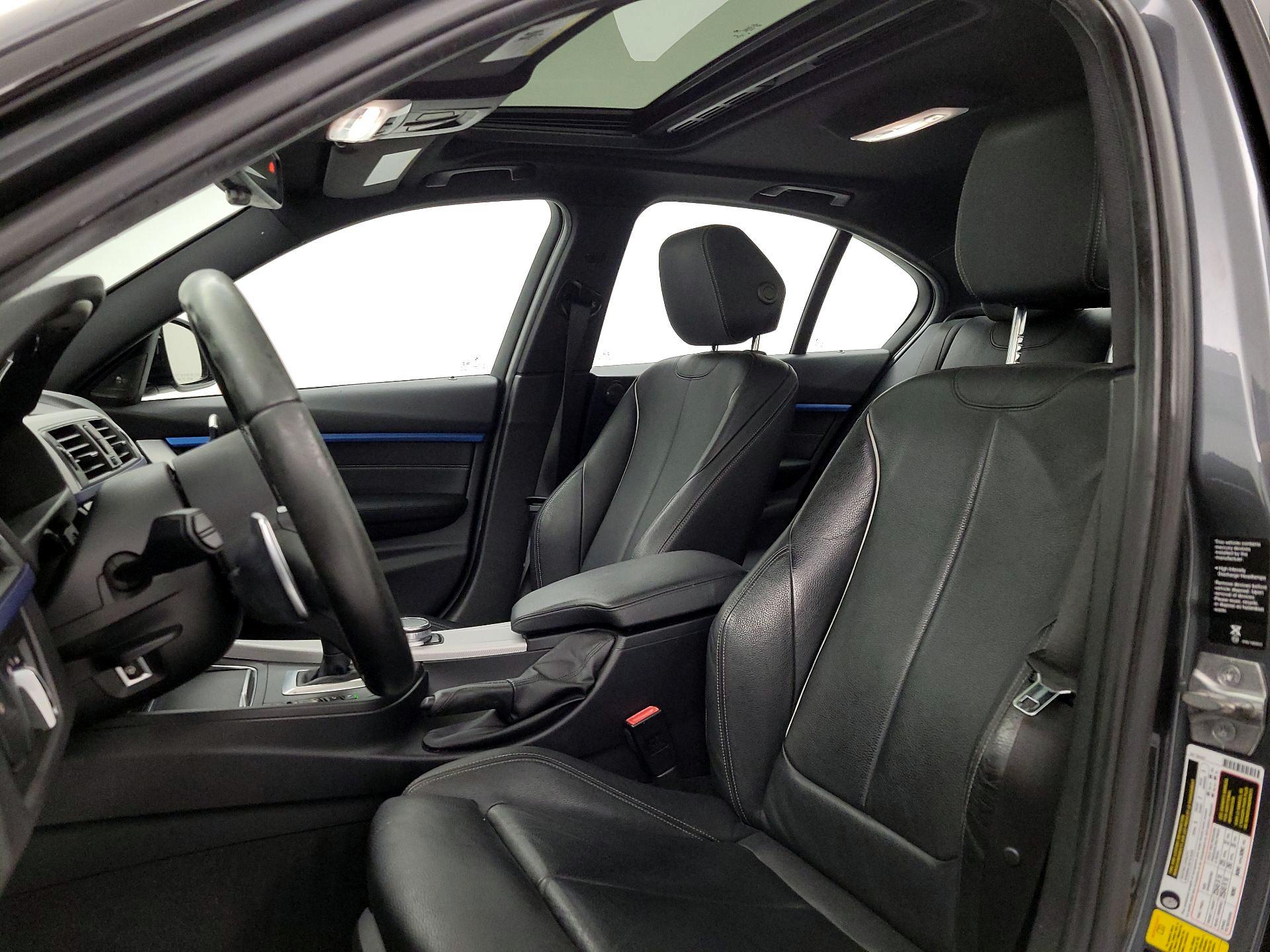 Thumbnail: 2018 BMW 3 Series - 20