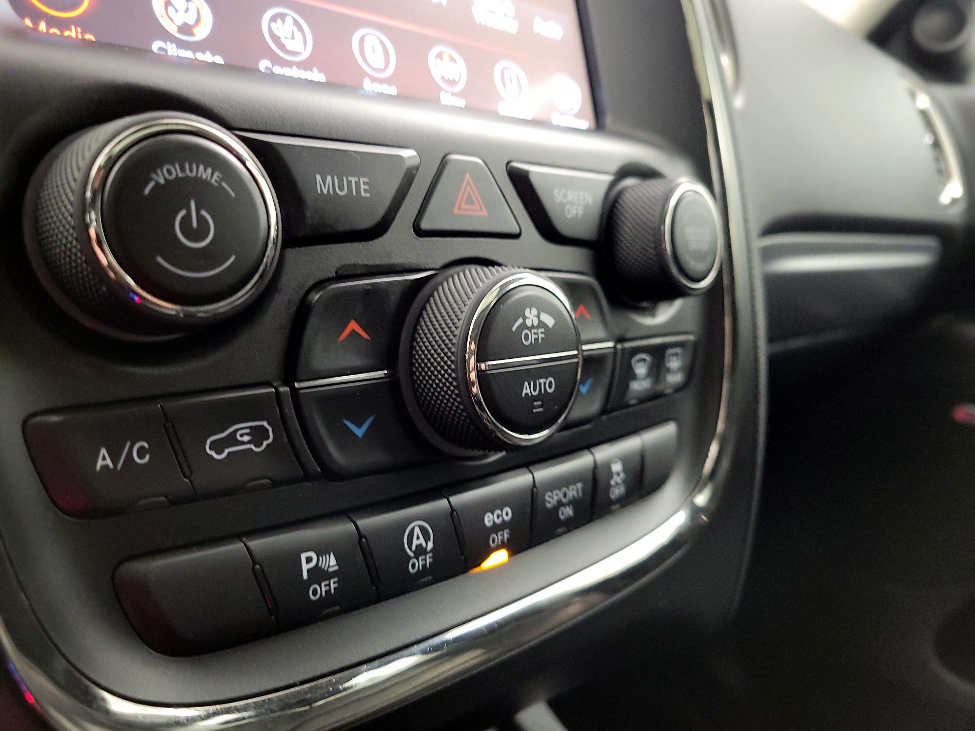 Thumbnail: 2018 Dodge Durango - 17