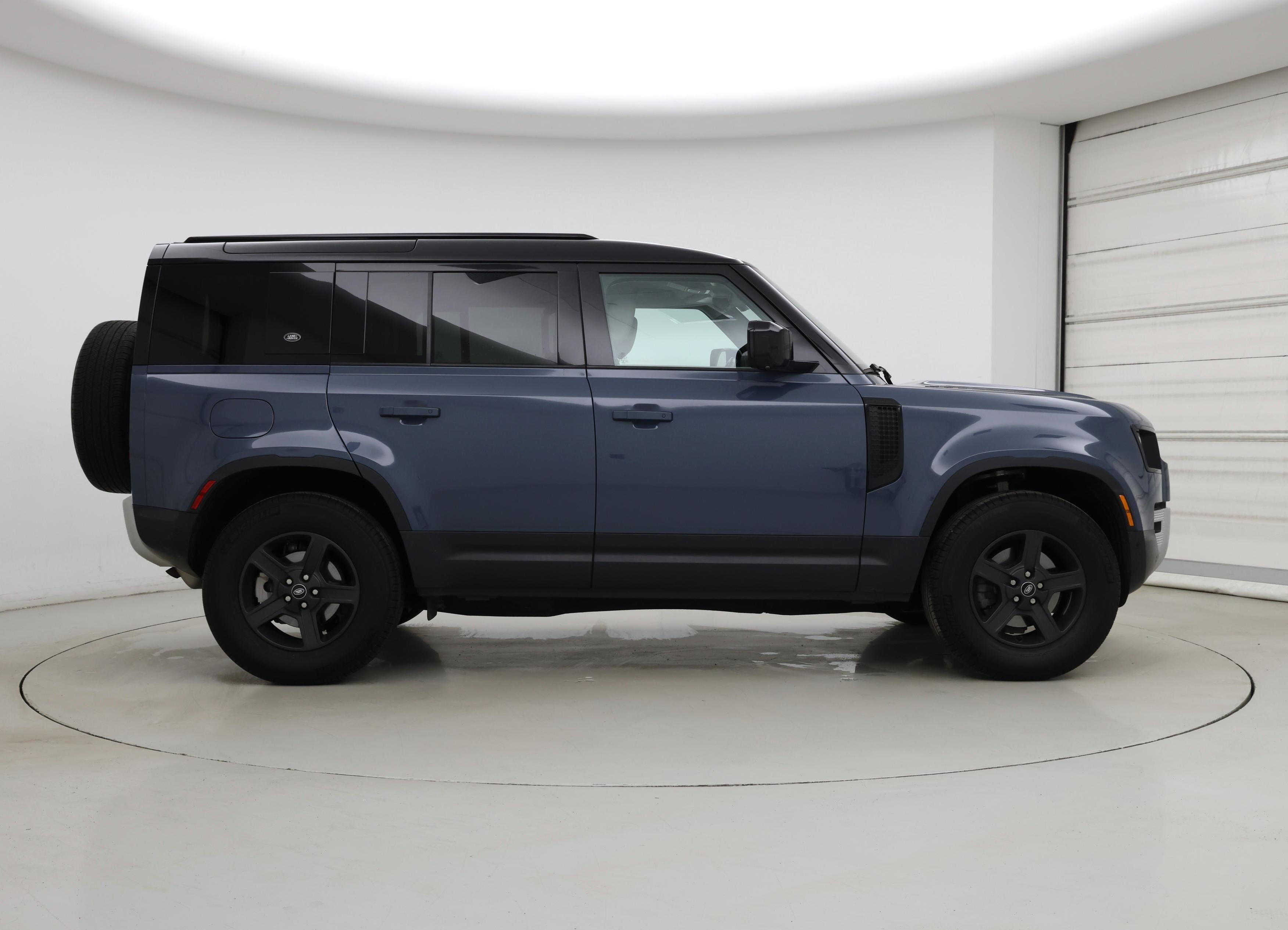 Thumbnail: 2022 Land Rover Defender - 7