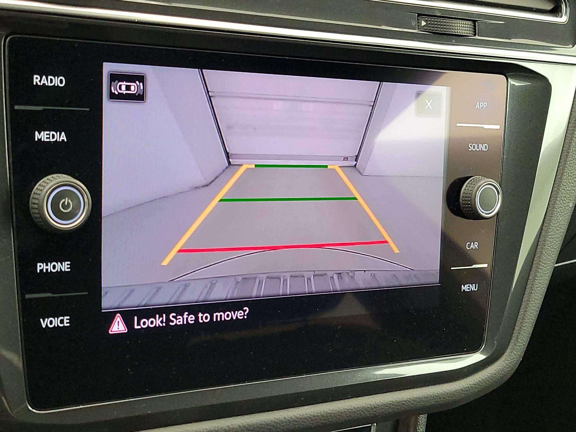 Thumbnail: 2021 Volkswagen Tiguan - 14