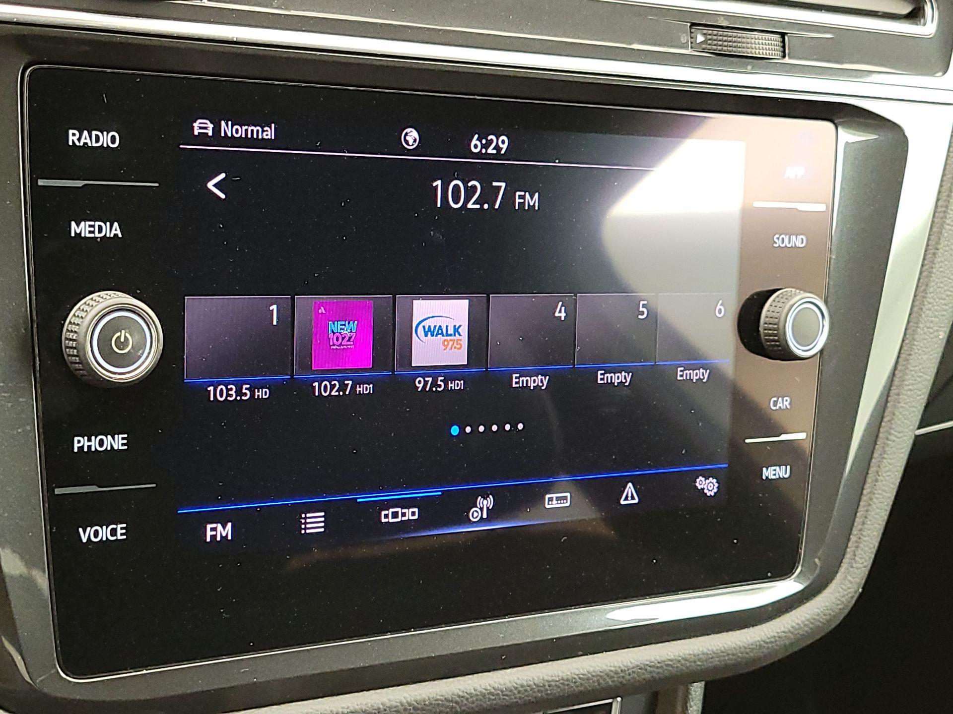 Thumbnail: 2021 Volkswagen Tiguan - 15