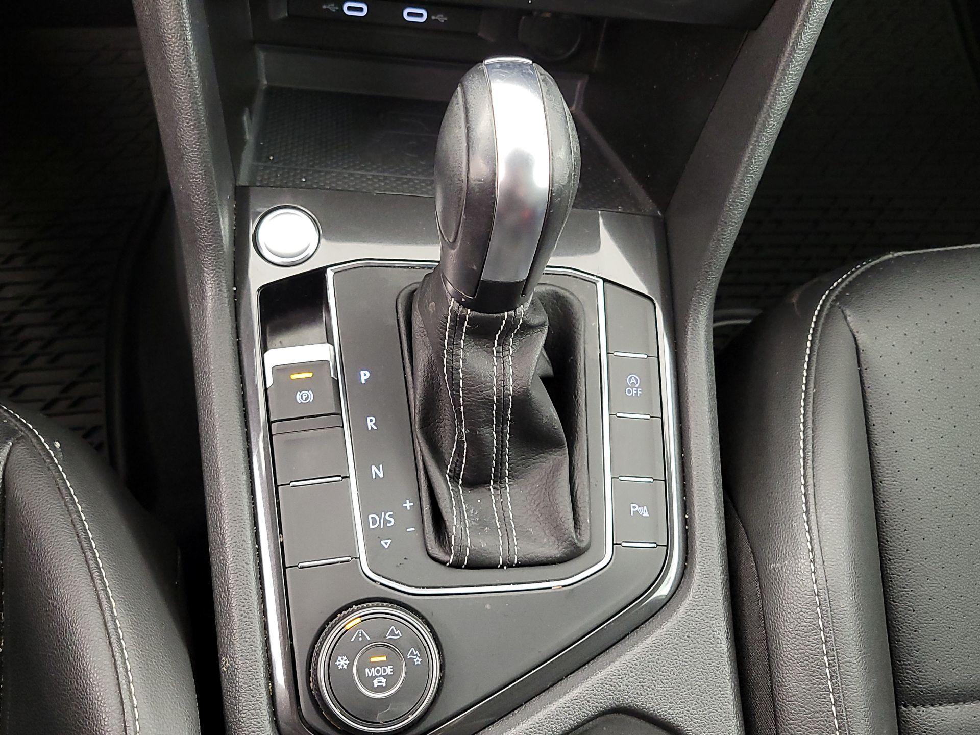 Thumbnail: 2021 Volkswagen Tiguan - 17