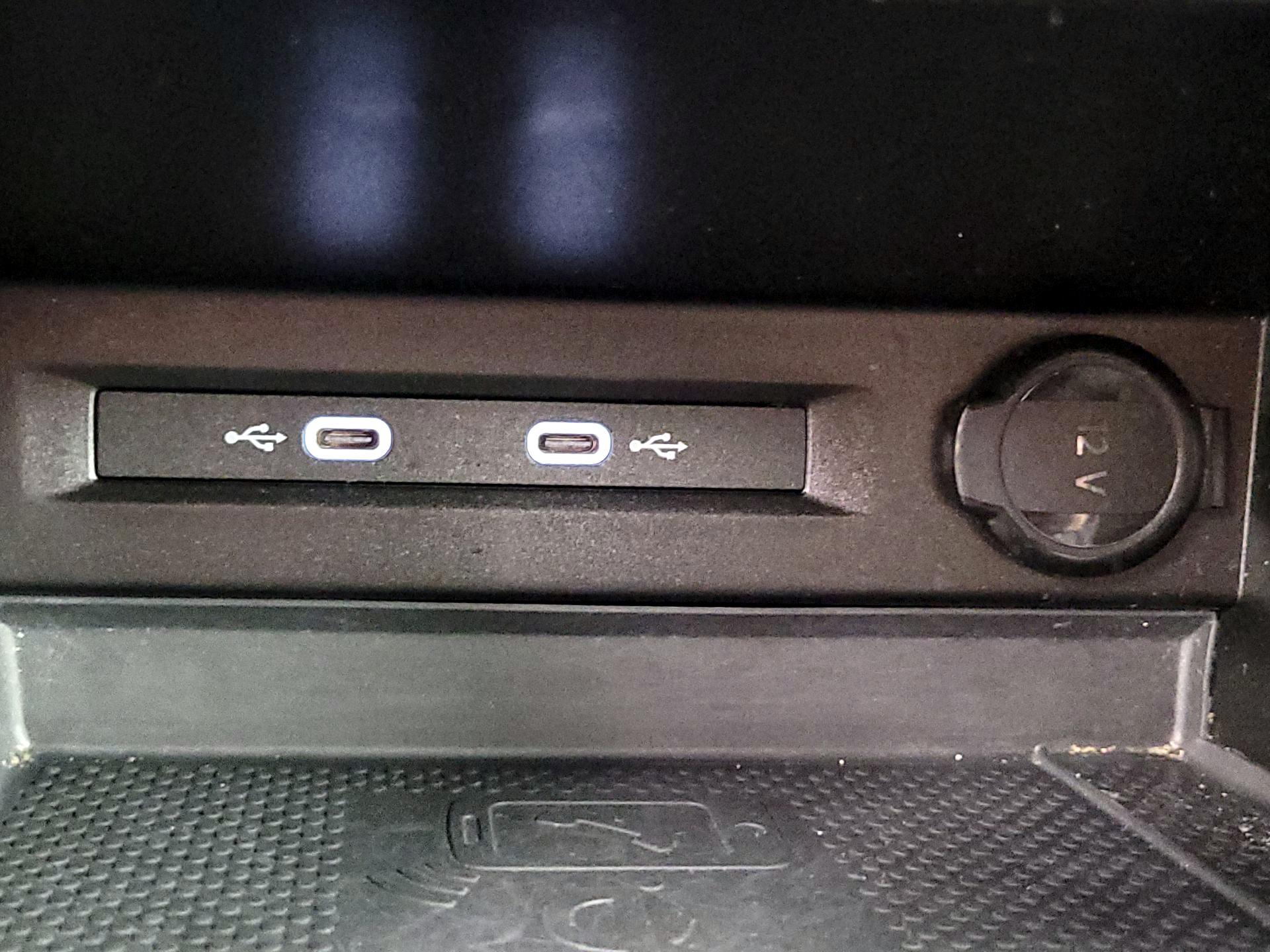 Thumbnail: 2021 Volkswagen Tiguan - 18