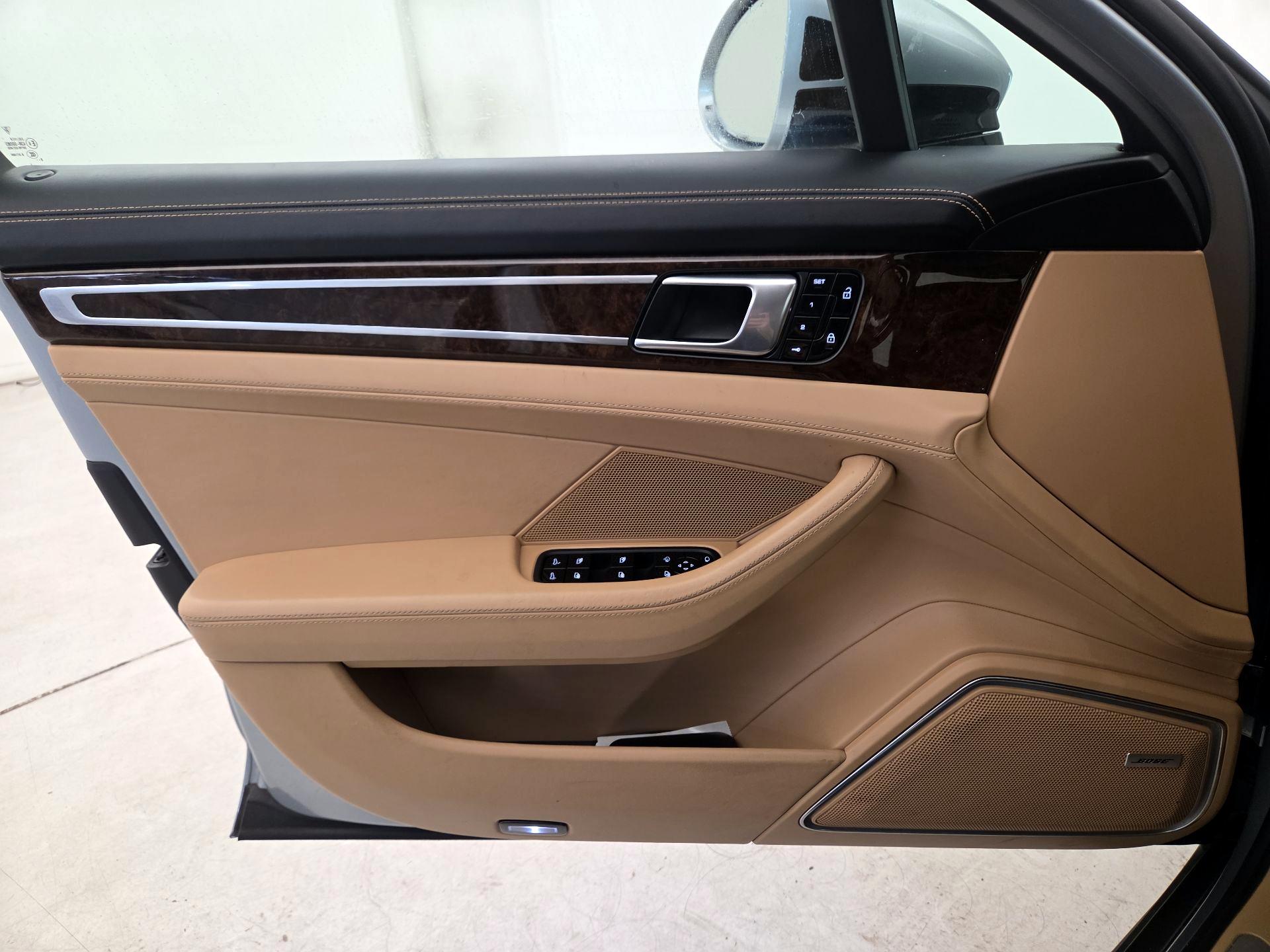 Thumbnail: 2019 Porsche Panamera - 12