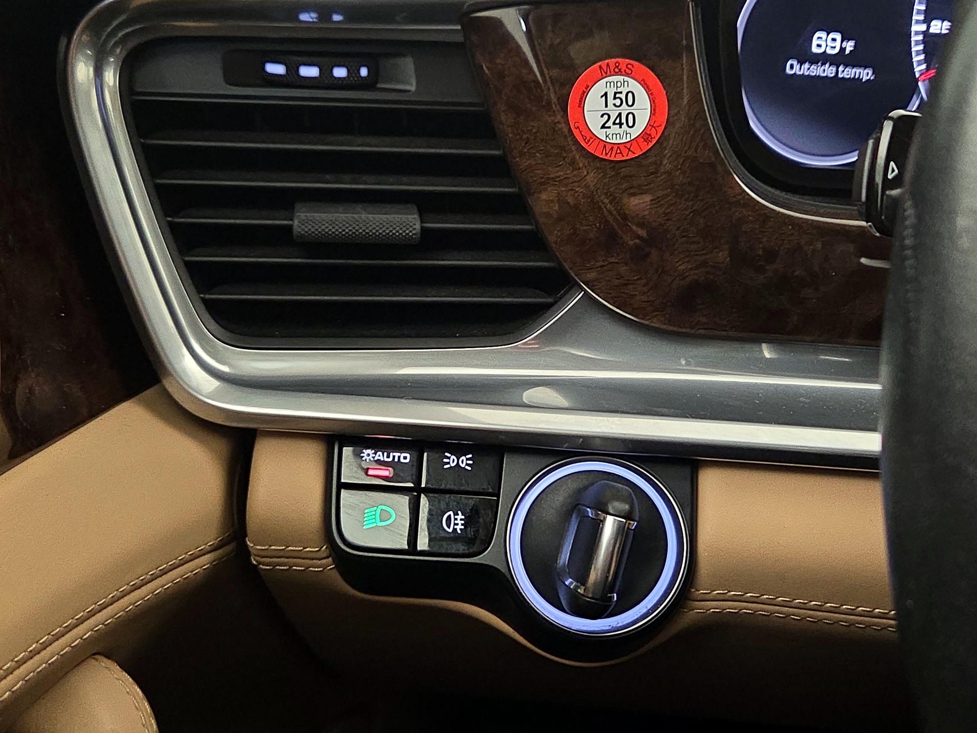 Thumbnail: 2019 Porsche Panamera - 13