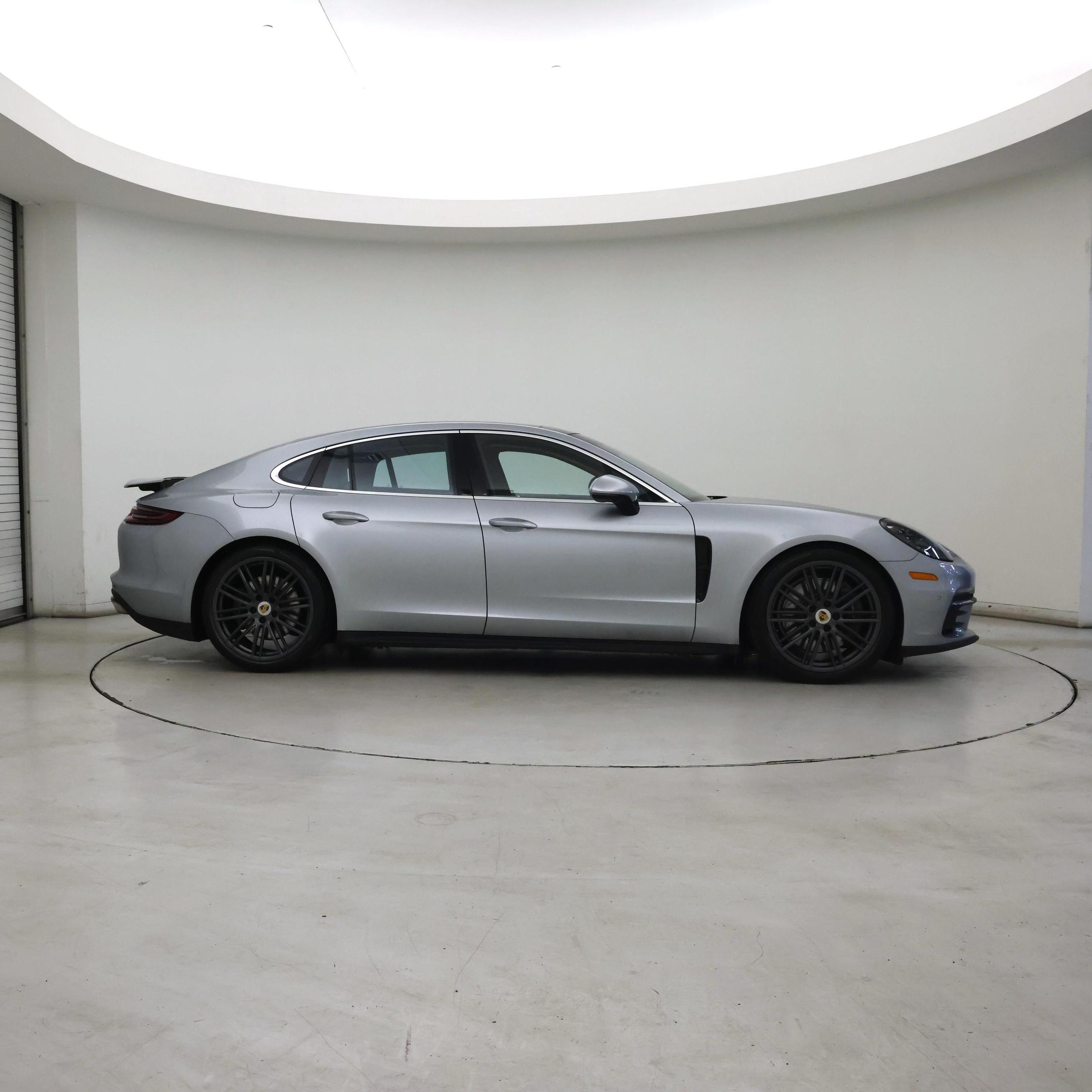 Thumbnail: 2019 Porsche Panamera - 7