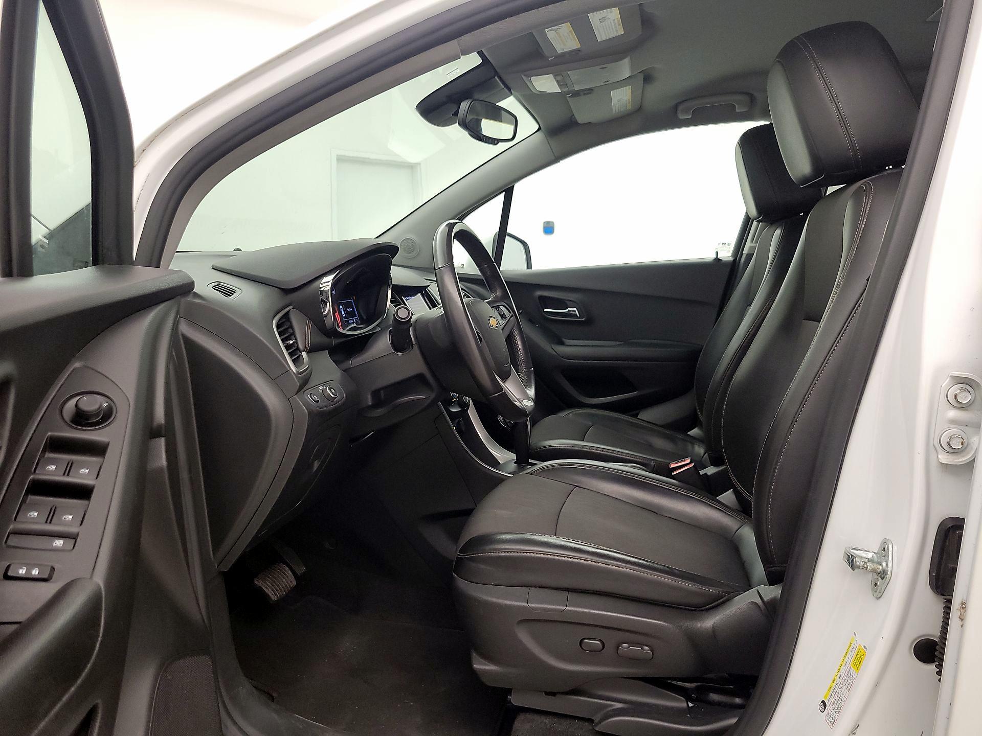 Thumbnail: 2022 Chevrolet Trax - 11