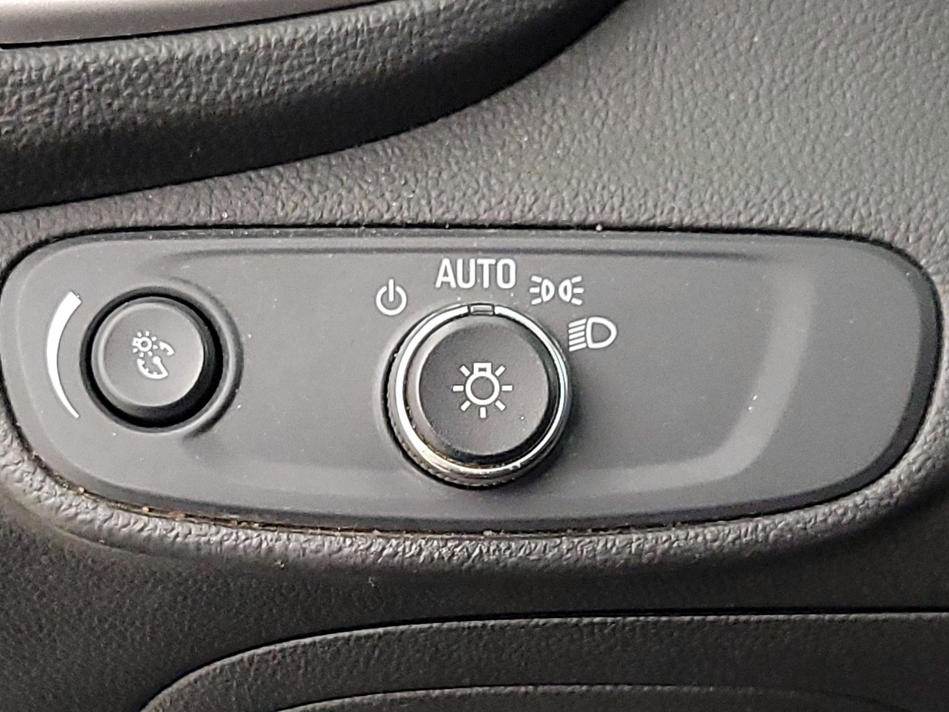 Thumbnail: 2022 Chevrolet Trax - 13