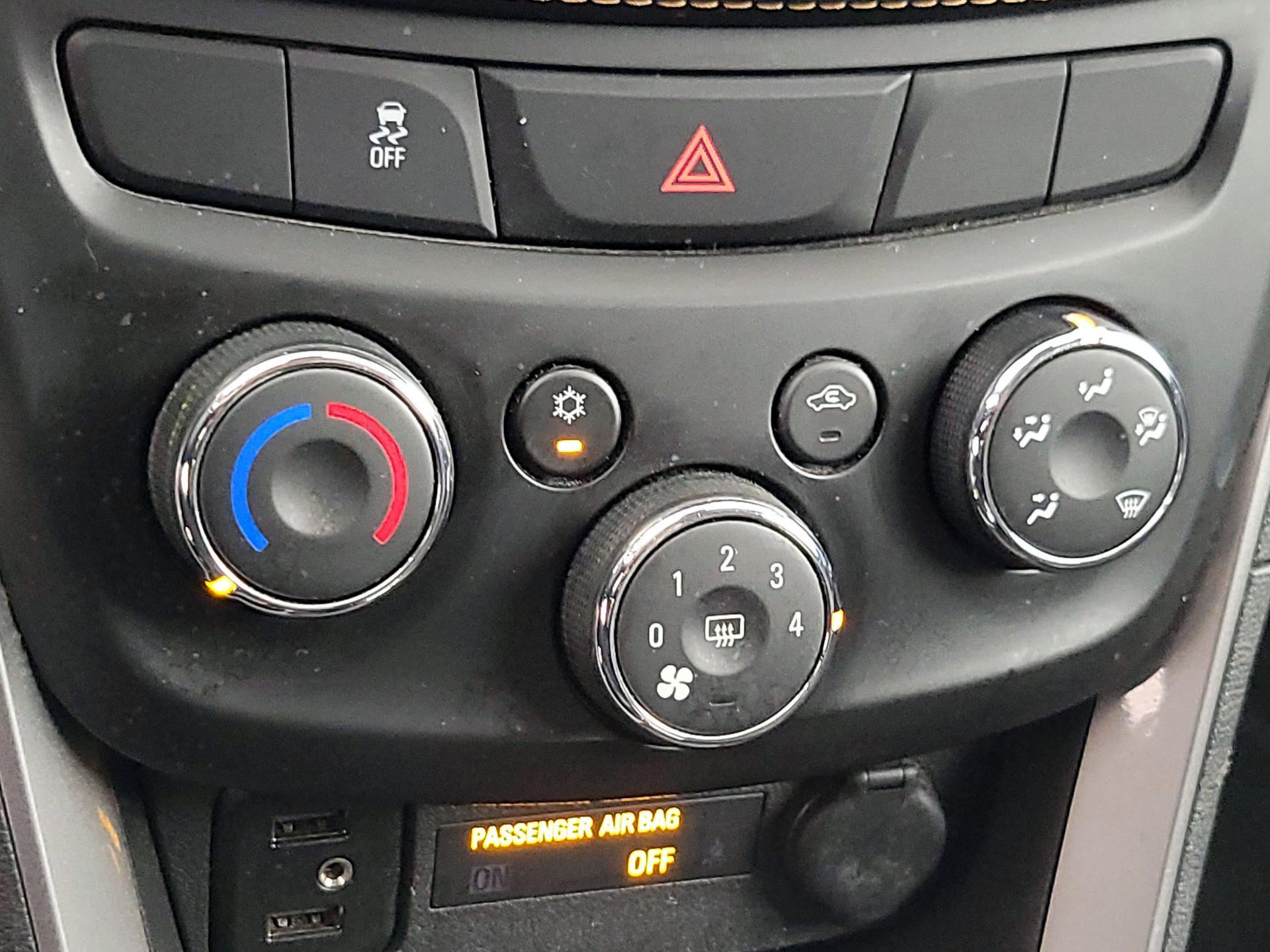 Thumbnail: 2022 Chevrolet Trax - 16