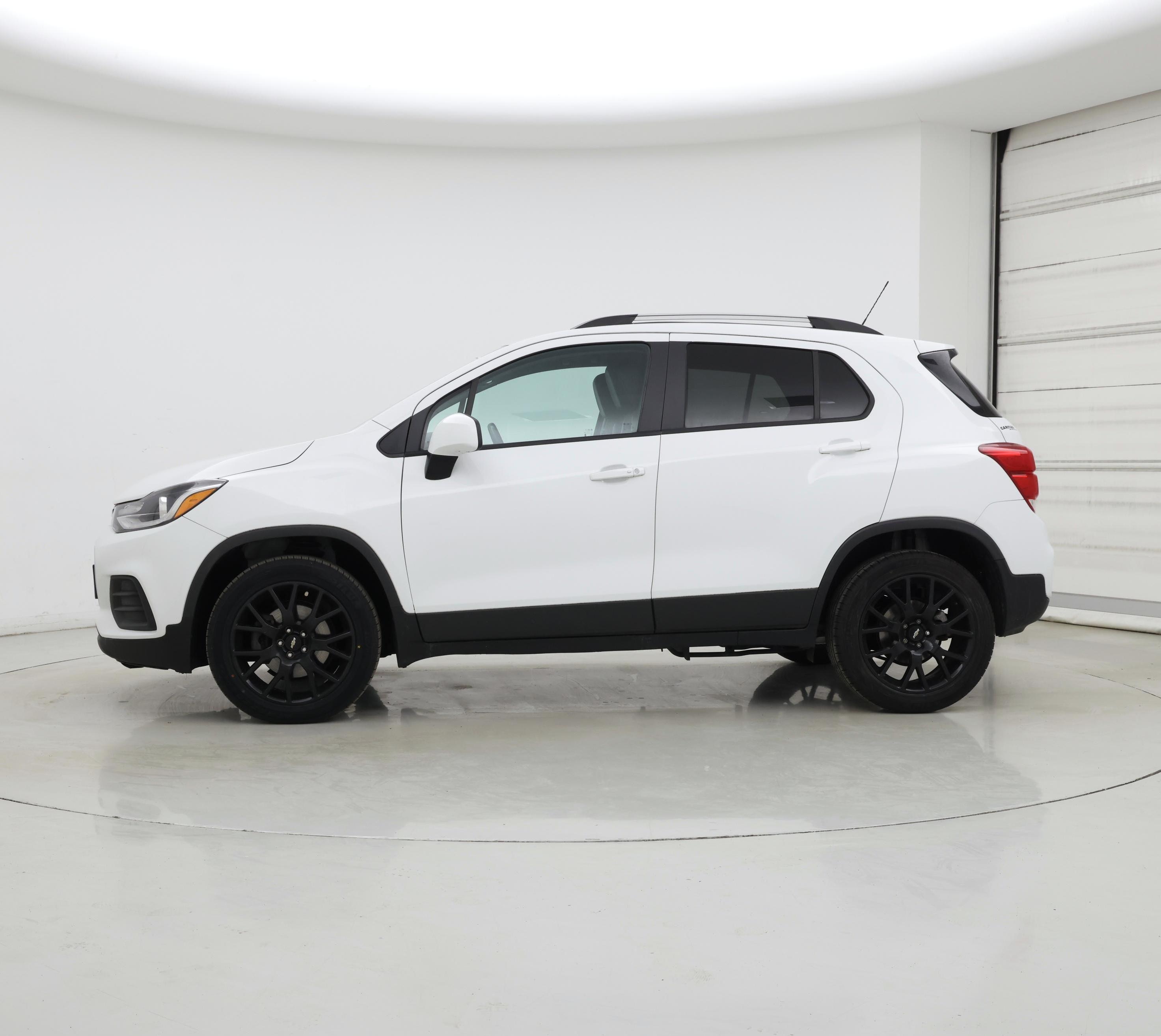 Thumbnail: 2022 Chevrolet Trax - 3