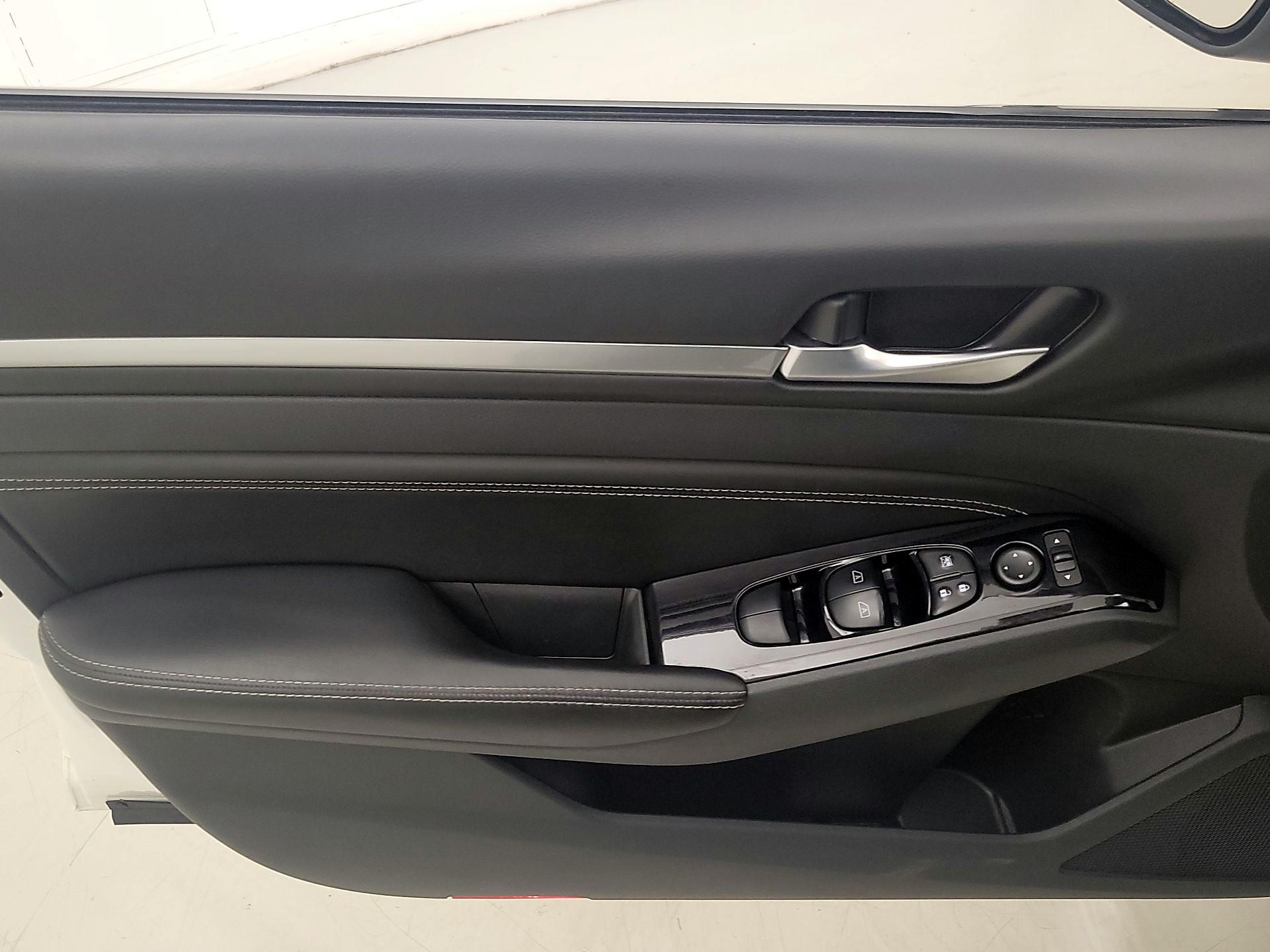 Thumbnail: 2021 Nissan Altima - 12