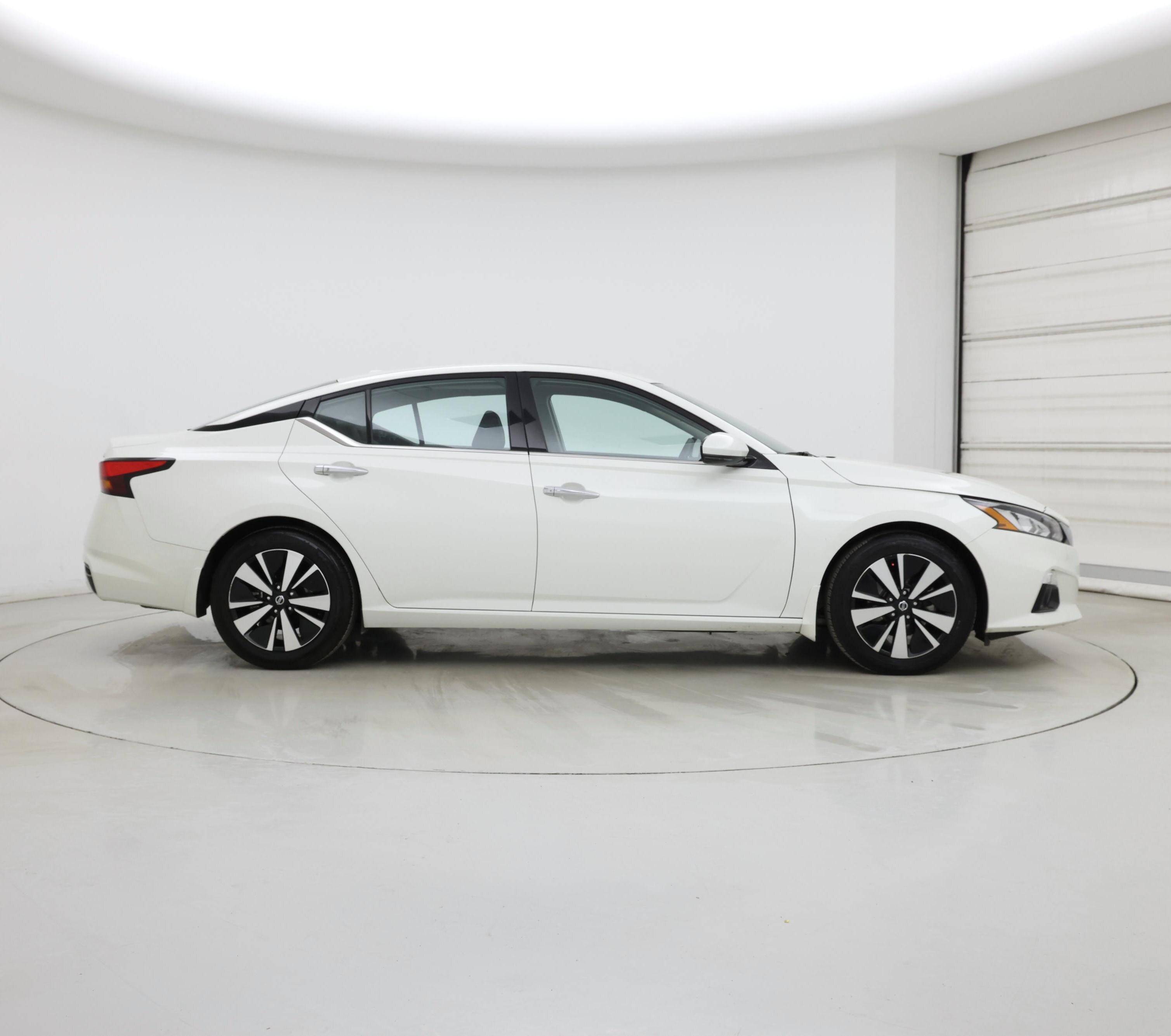 Thumbnail: 2021 Nissan Altima - 7