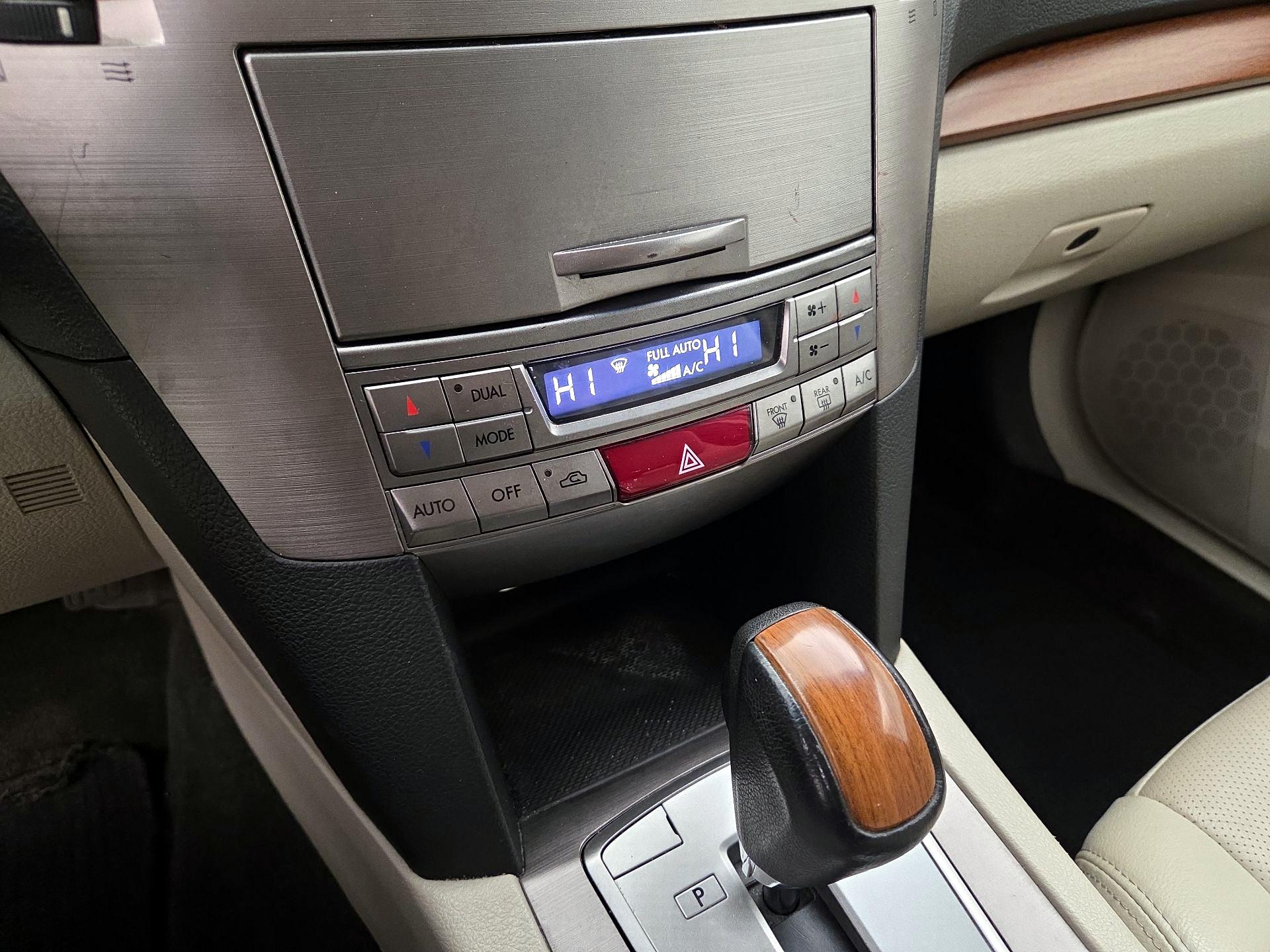 Thumbnail: 2014 Subaru Outback - 16