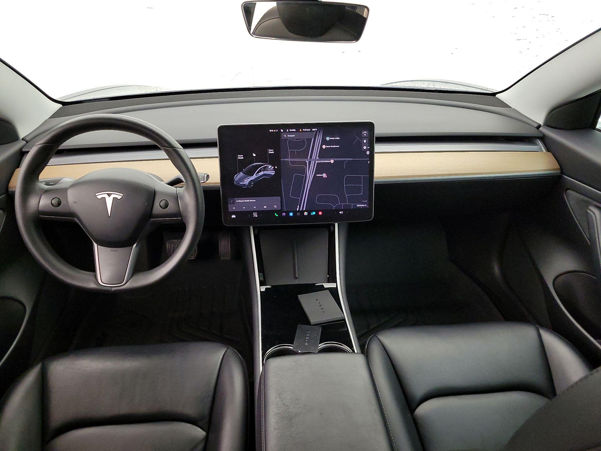 Thumbnail: 2020 Tesla Model 3 - 9