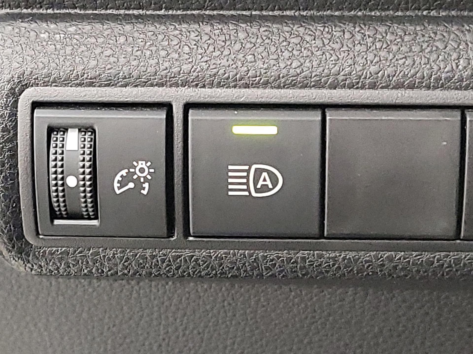 Thumbnail: 2025 Toyota Corolla - 13