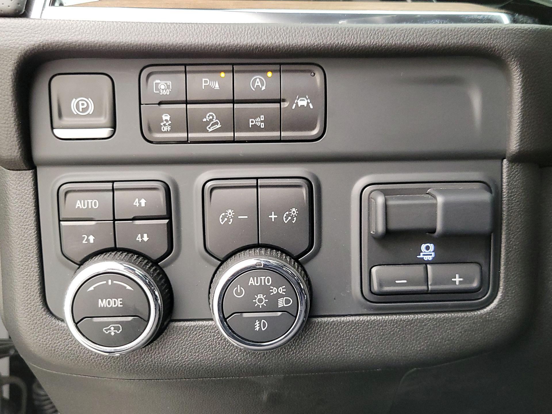 Thumbnail: 2025 Chevrolet Tahoe - 13