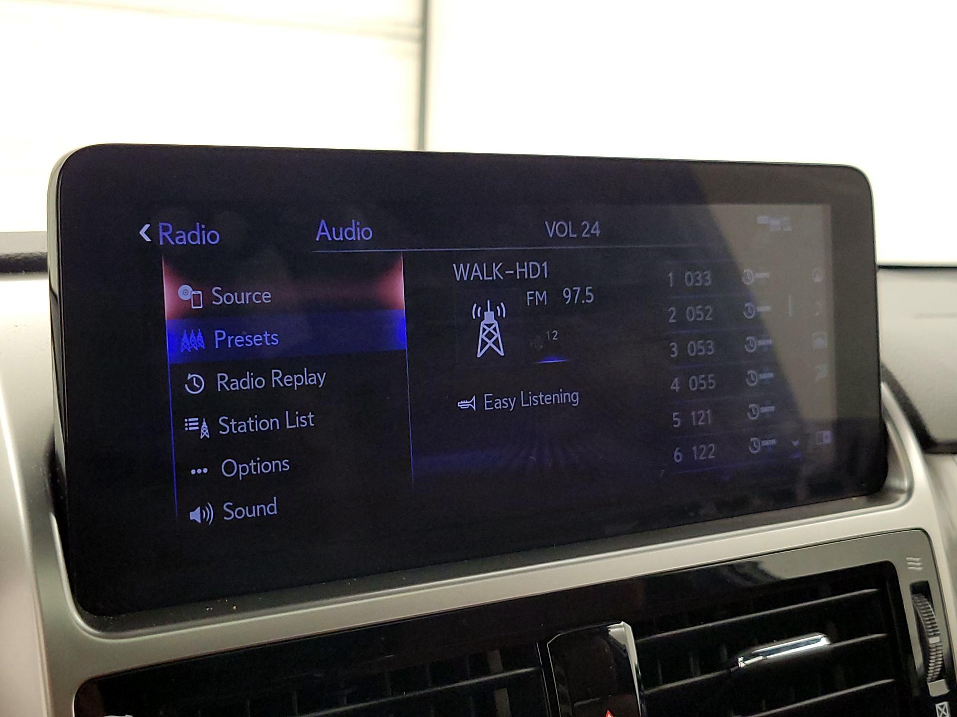 Thumbnail: 2022 Lexus GX - 16