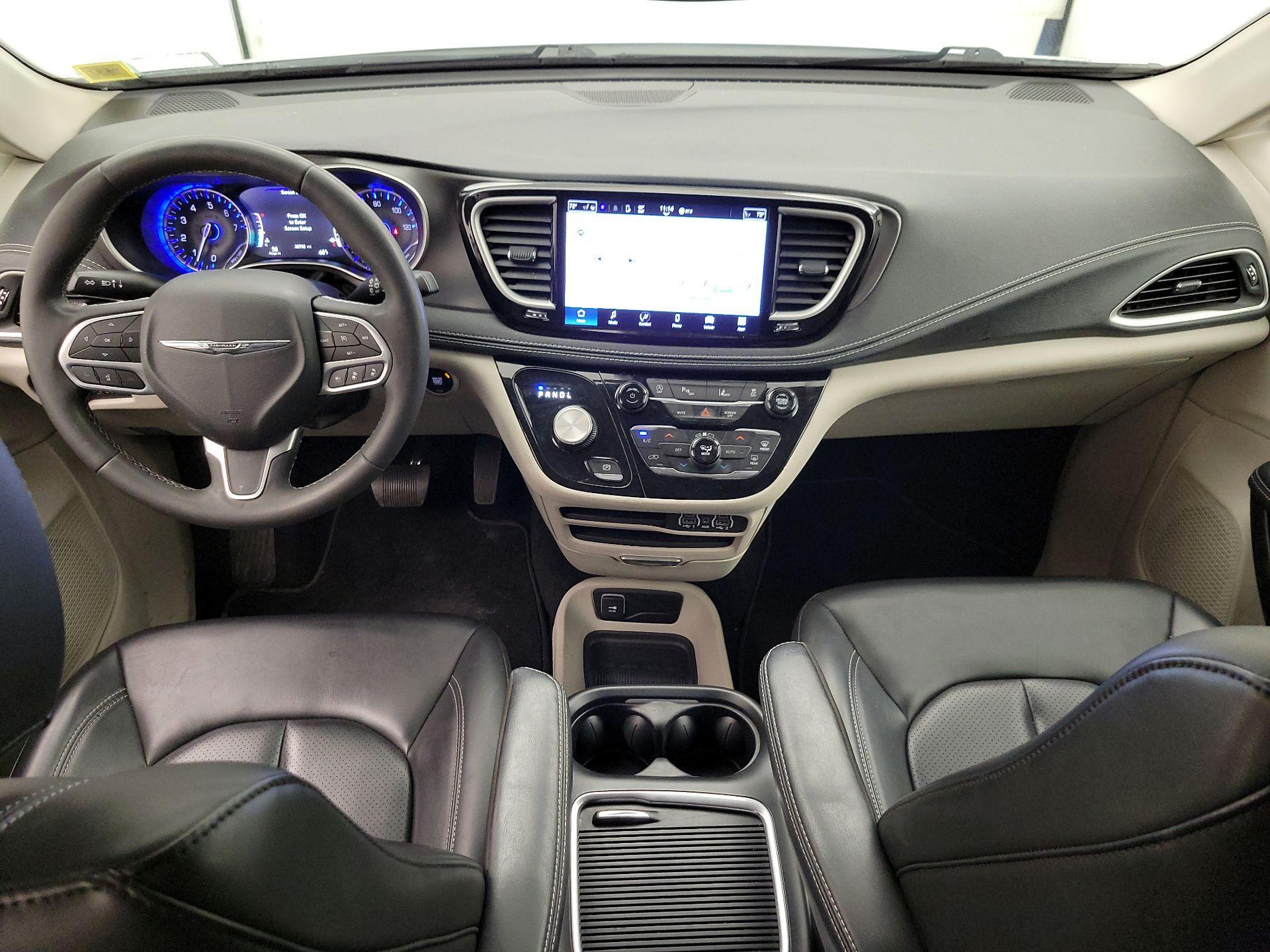 Thumbnail: 2023 Chrysler Pacifica - 9