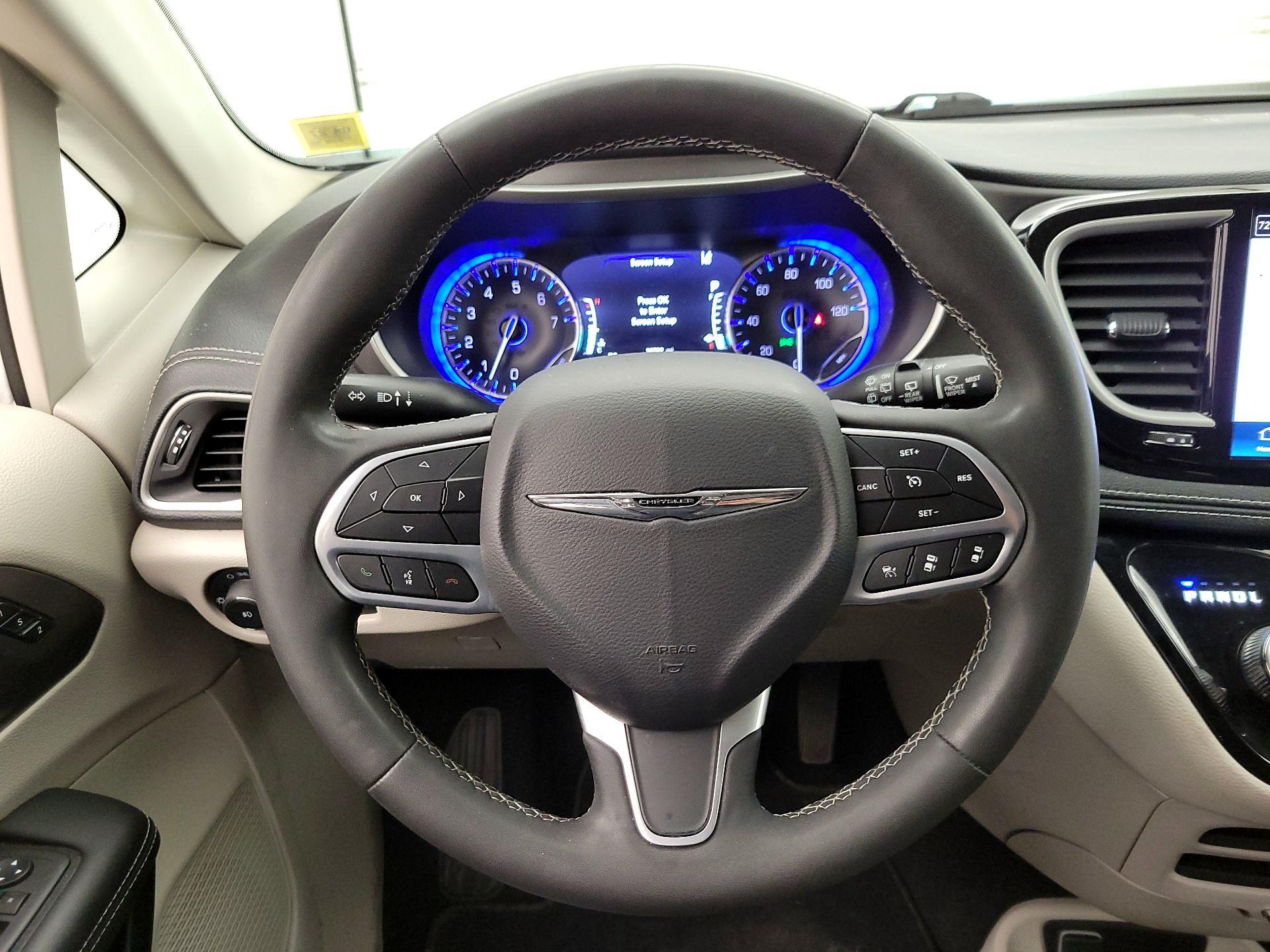 Thumbnail: 2023 Chrysler Pacifica - 10