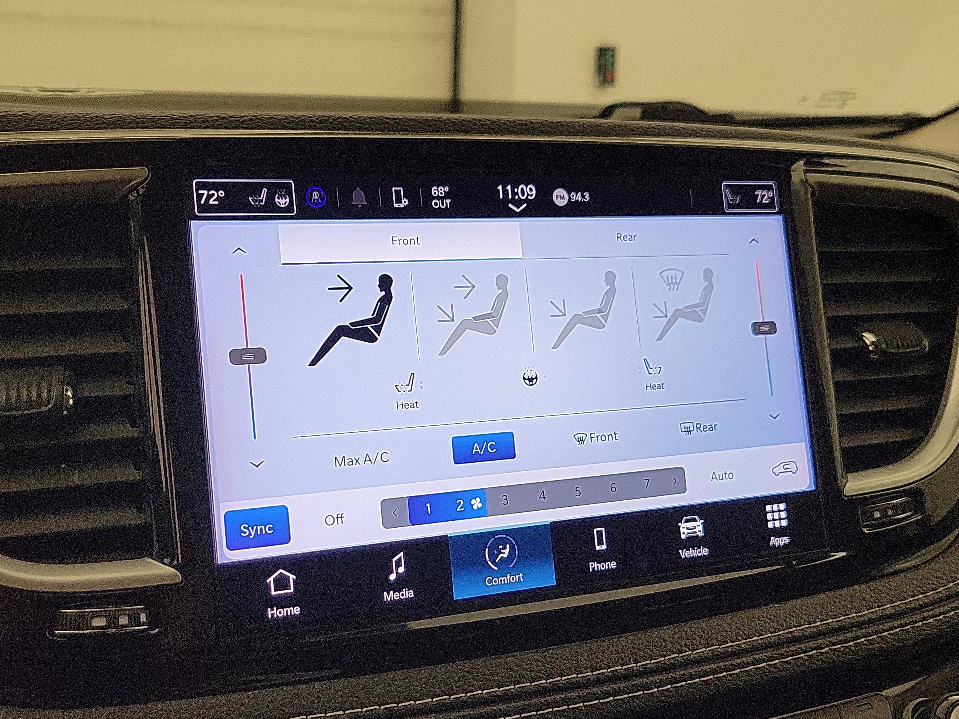 Thumbnail: 2023 Chrysler Pacifica - 16