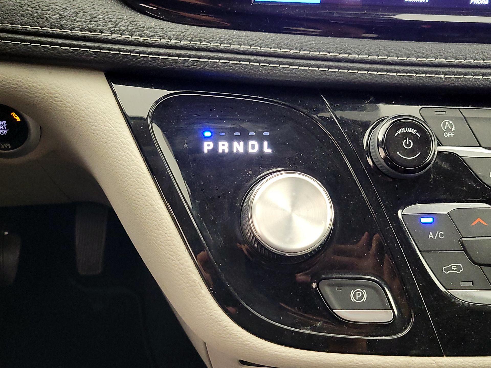 Thumbnail: 2023 Chrysler Pacifica - 17