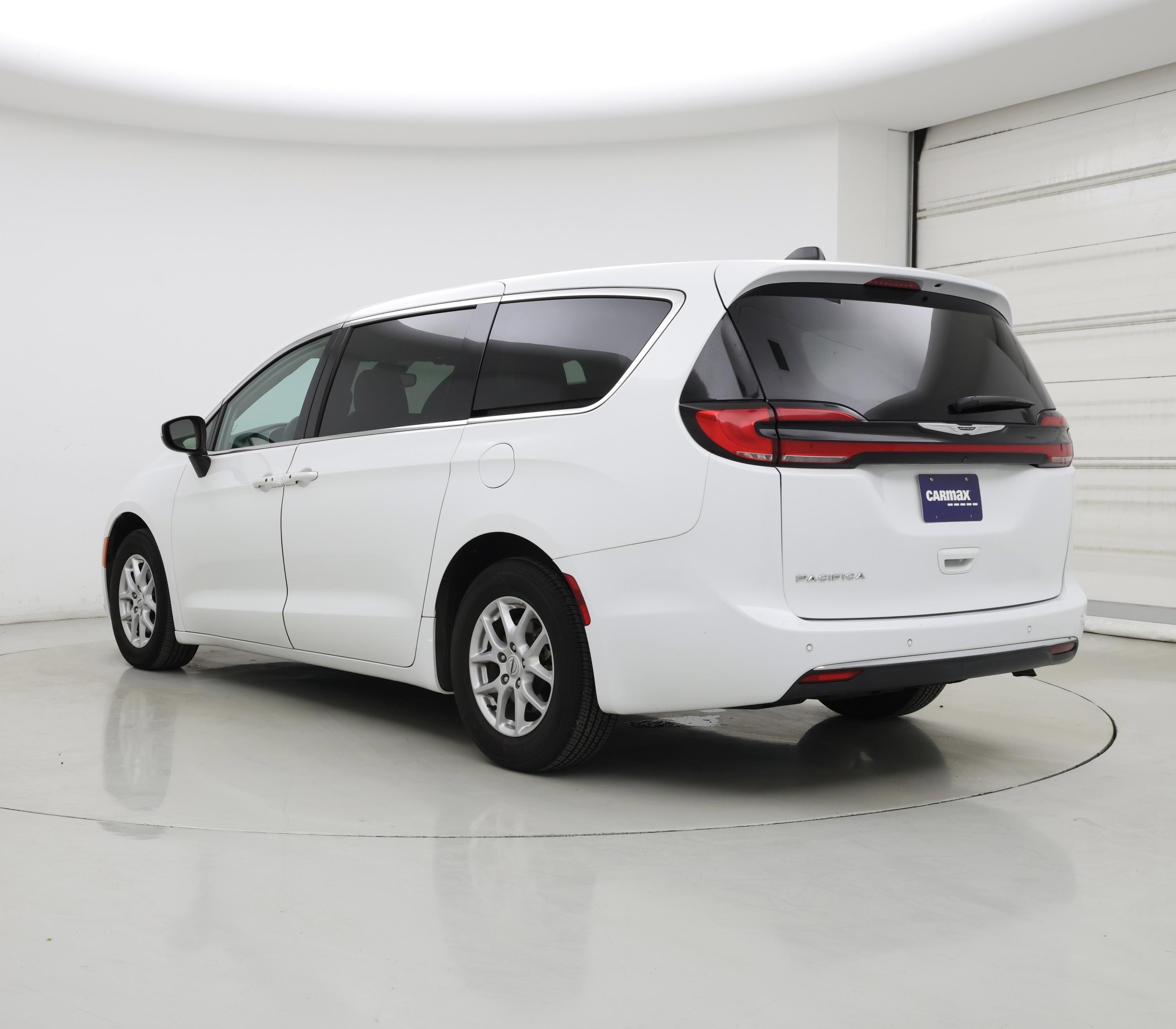 Thumbnail: 2023 Chrysler Pacifica - 2